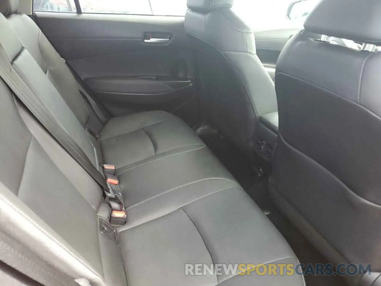 11 fotografías del automóvil dañado 7MUEAAAG5NV036376 TOYOTA COROLLA CR 2022