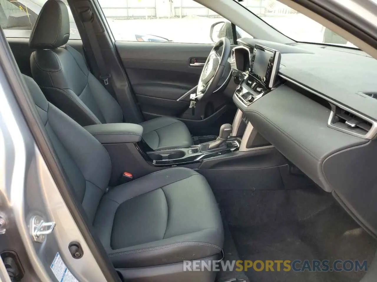 5 fotografías del automóvil dañado 7MUEAABG3NV011121 TOYOTA COROLLA CR 2022