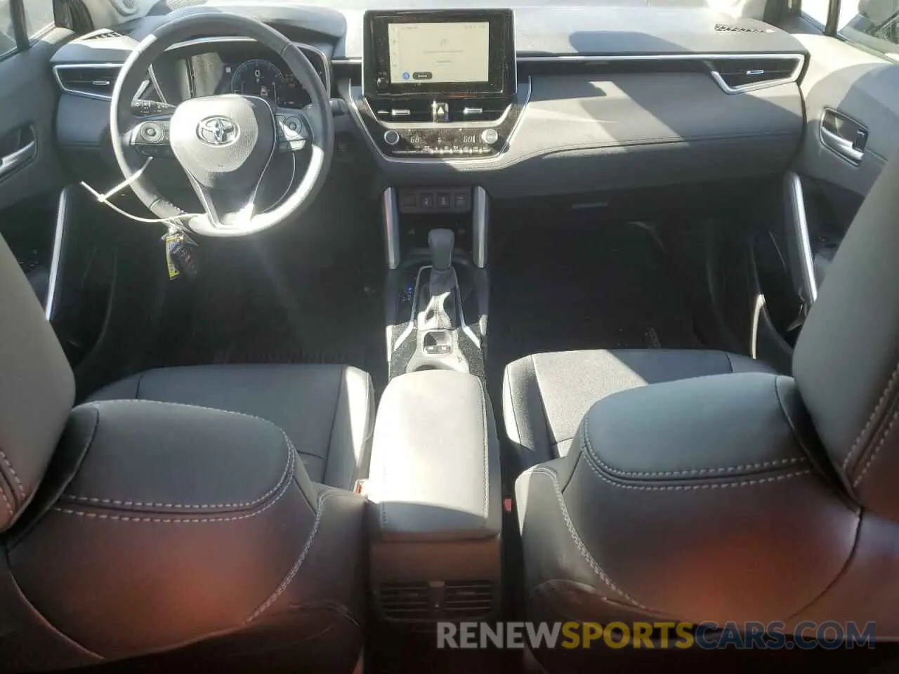 8 fotografías del automóvil dañado 7MUDAABG1RV092590 TOYOTA COROLLA CR 2024