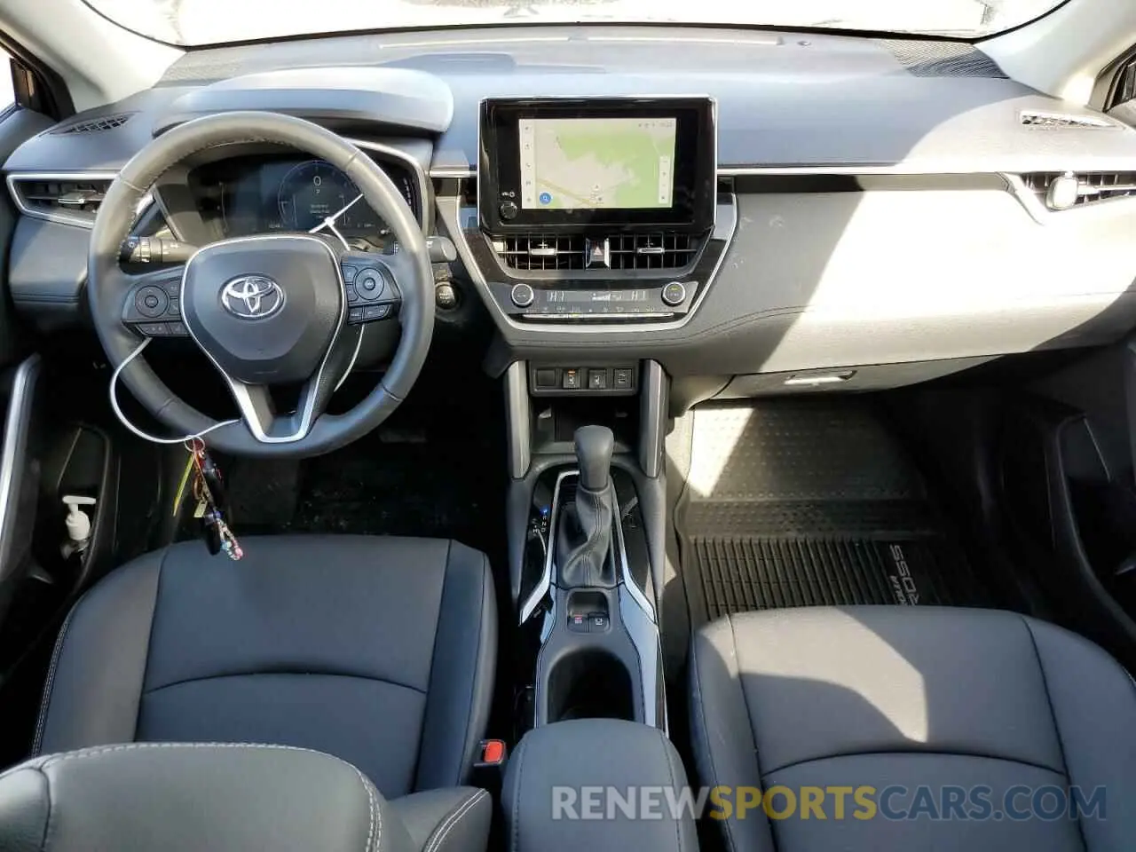 8 fotografías del automóvil dañado 7MUDAABG3RV080635 TOYOTA COROLLA CR 2024