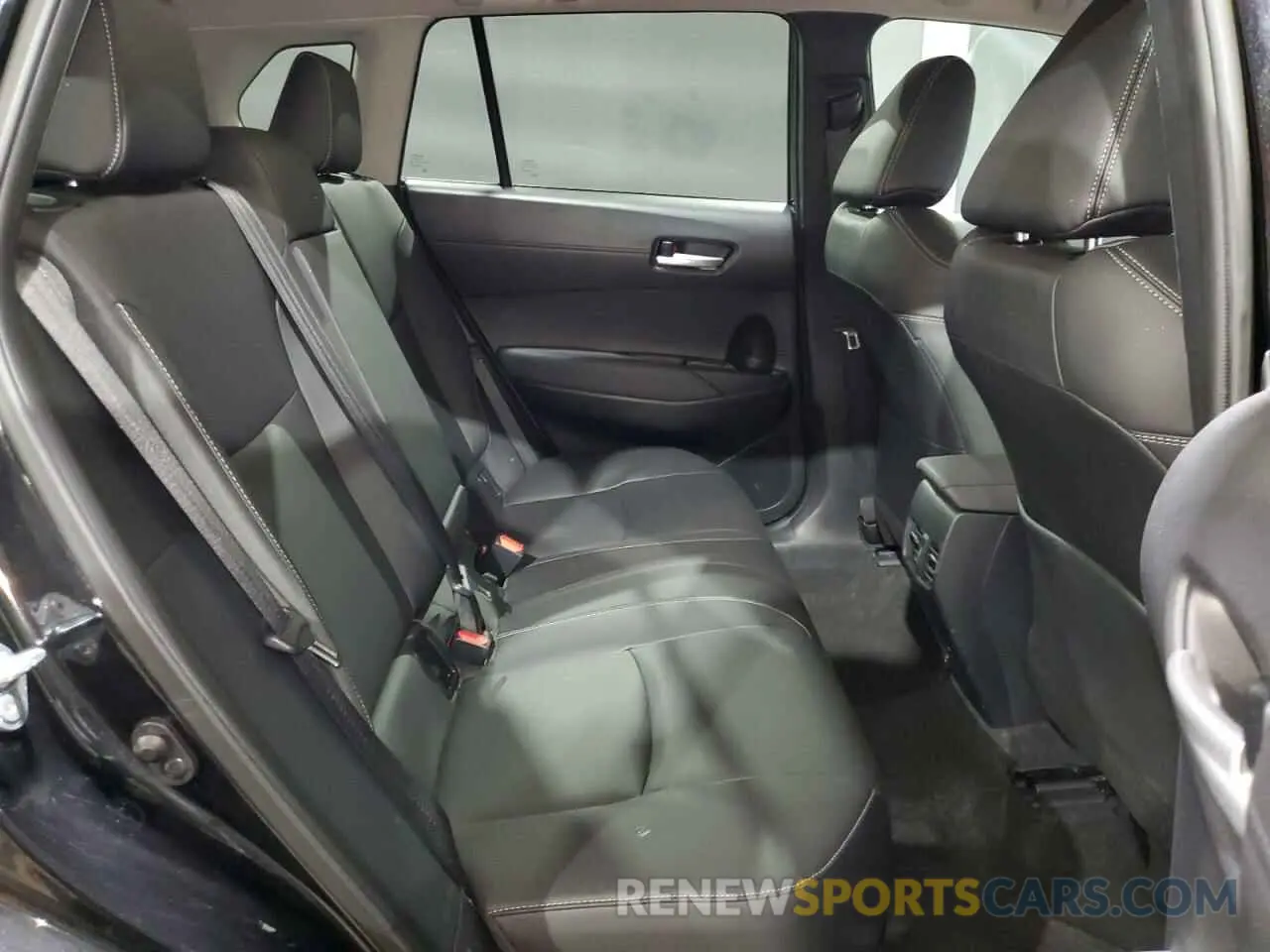 11 fotografías del automóvil dañado 7MUEAAAG3RV074730 TOYOTA COROLLA CR 2024