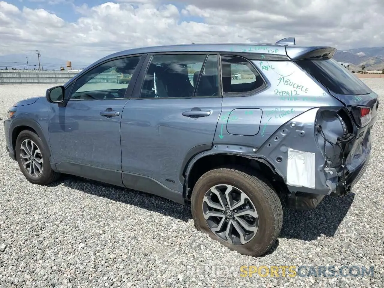2 fotografías del automóvil dañado 7MUFBABG5RV051854 TOYOTA COROLLA CR 2024
