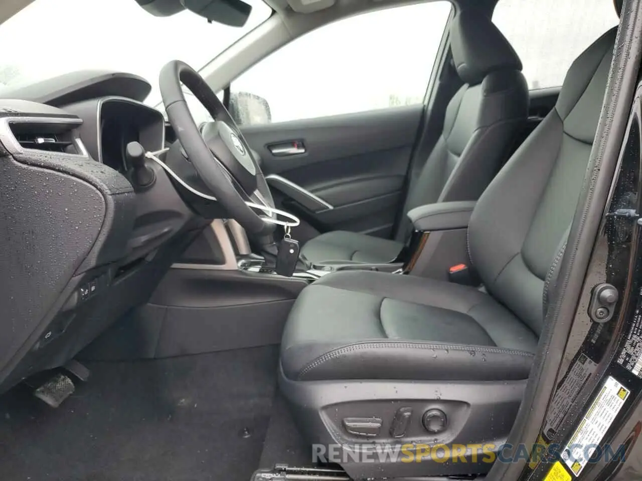 7 fotografías del automóvil dañado 7MUDAABG4SV131498 TOYOTA COROLLA CR 2025