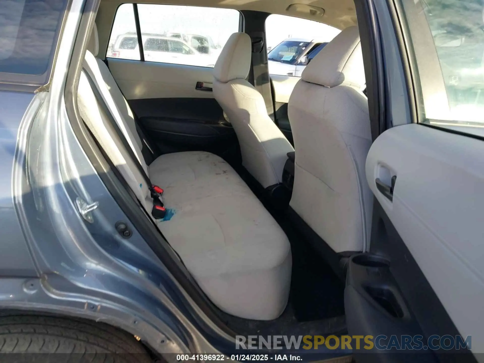 8 fotografías del automóvil dañado 7MUAAAAG2NV020750 TOYOTA COROLLA CROSS 2022