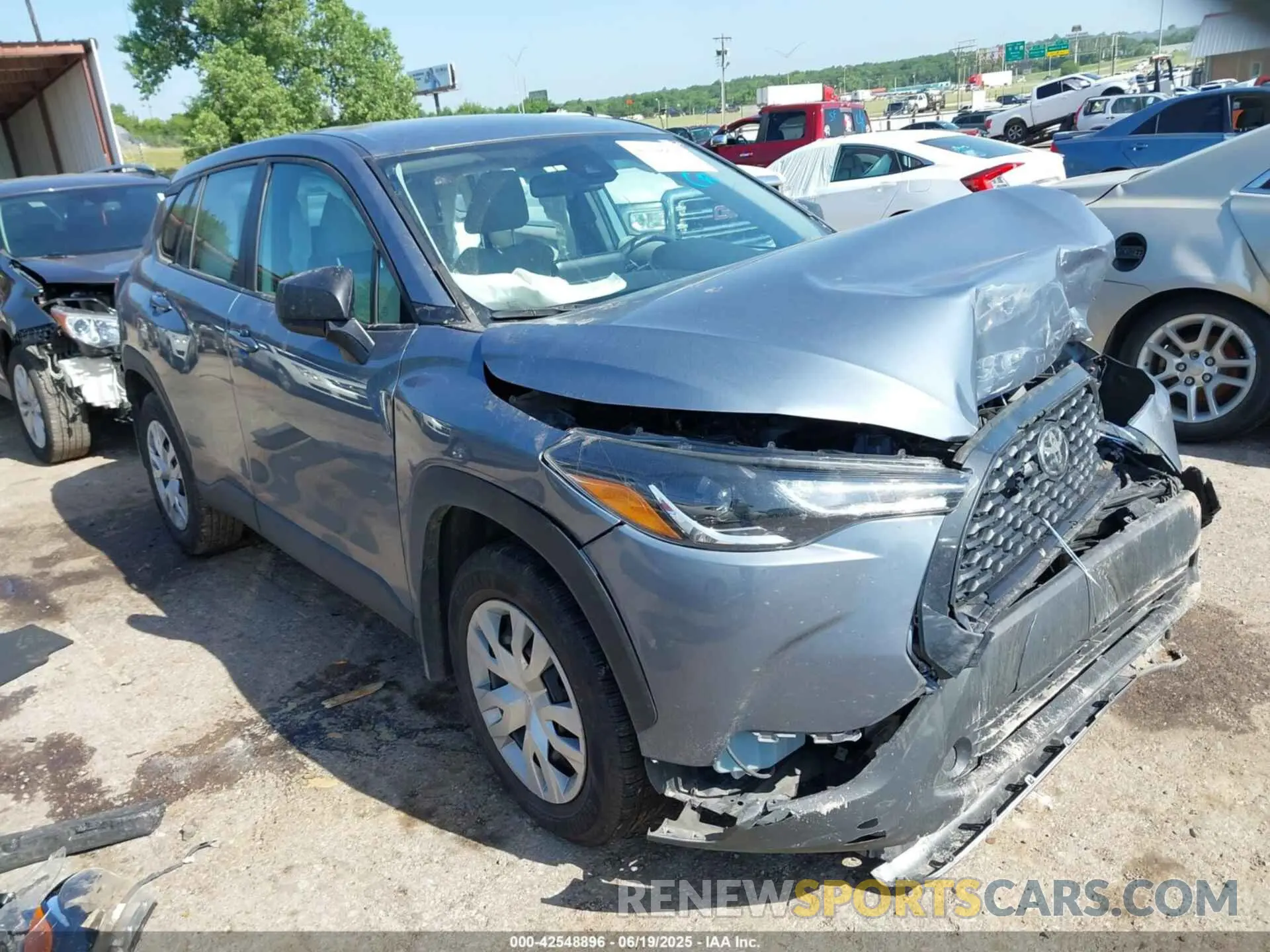 1 fotografías del automóvil dañado 7MUAAAAG3NV029411 TOYOTA COROLLA CROSS 2022