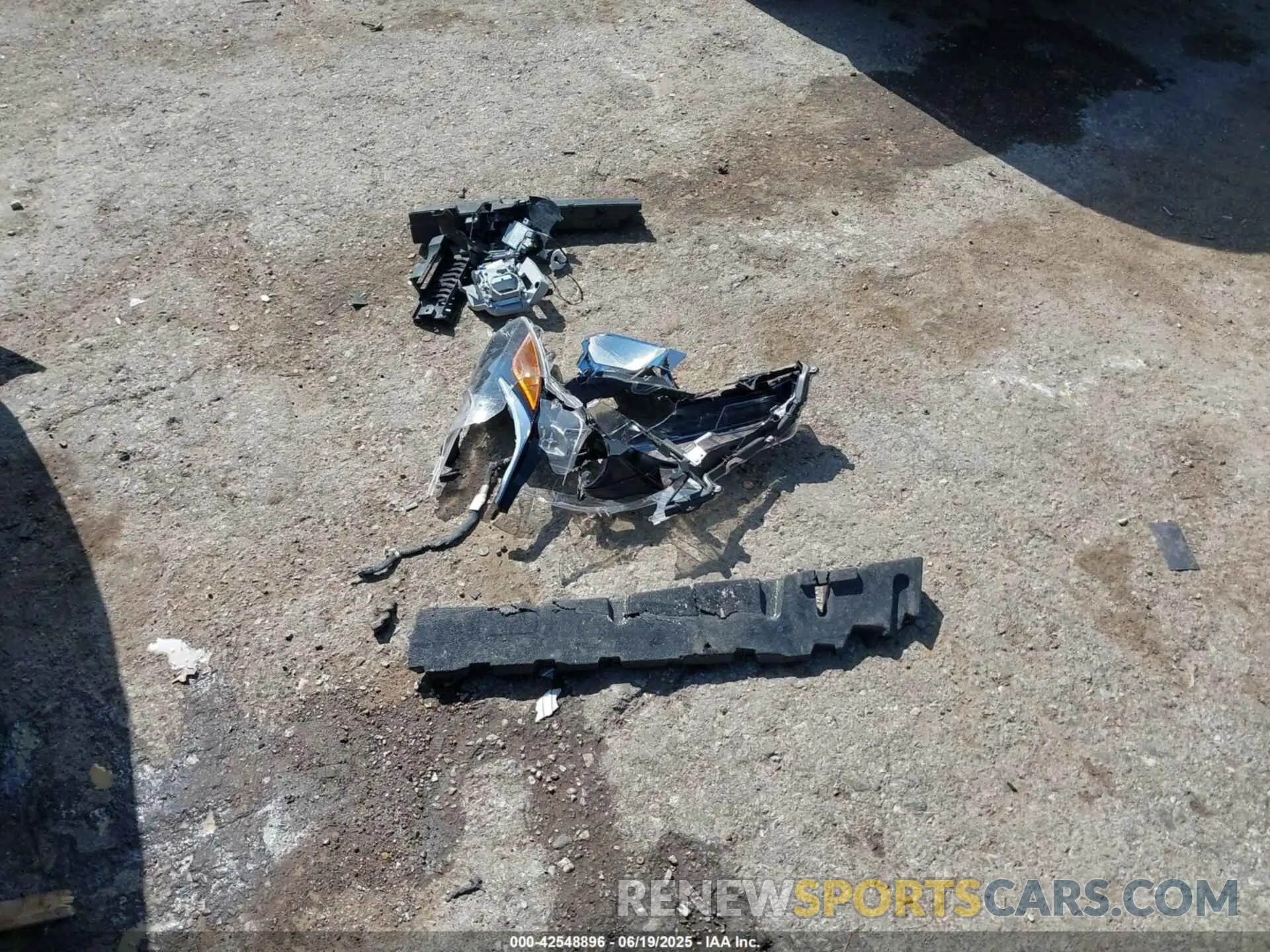 12 fotografías del automóvil dañado 7MUAAAAG3NV029411 TOYOTA COROLLA CROSS 2022