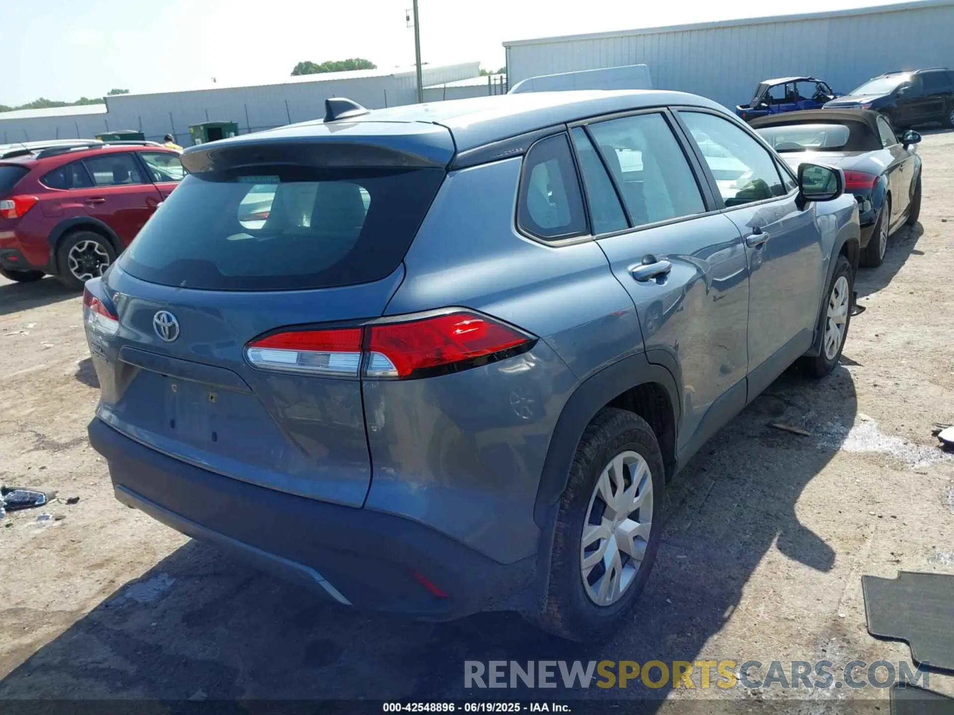 4 fotografías del automóvil dañado 7MUAAAAG3NV029411 TOYOTA COROLLA CROSS 2022