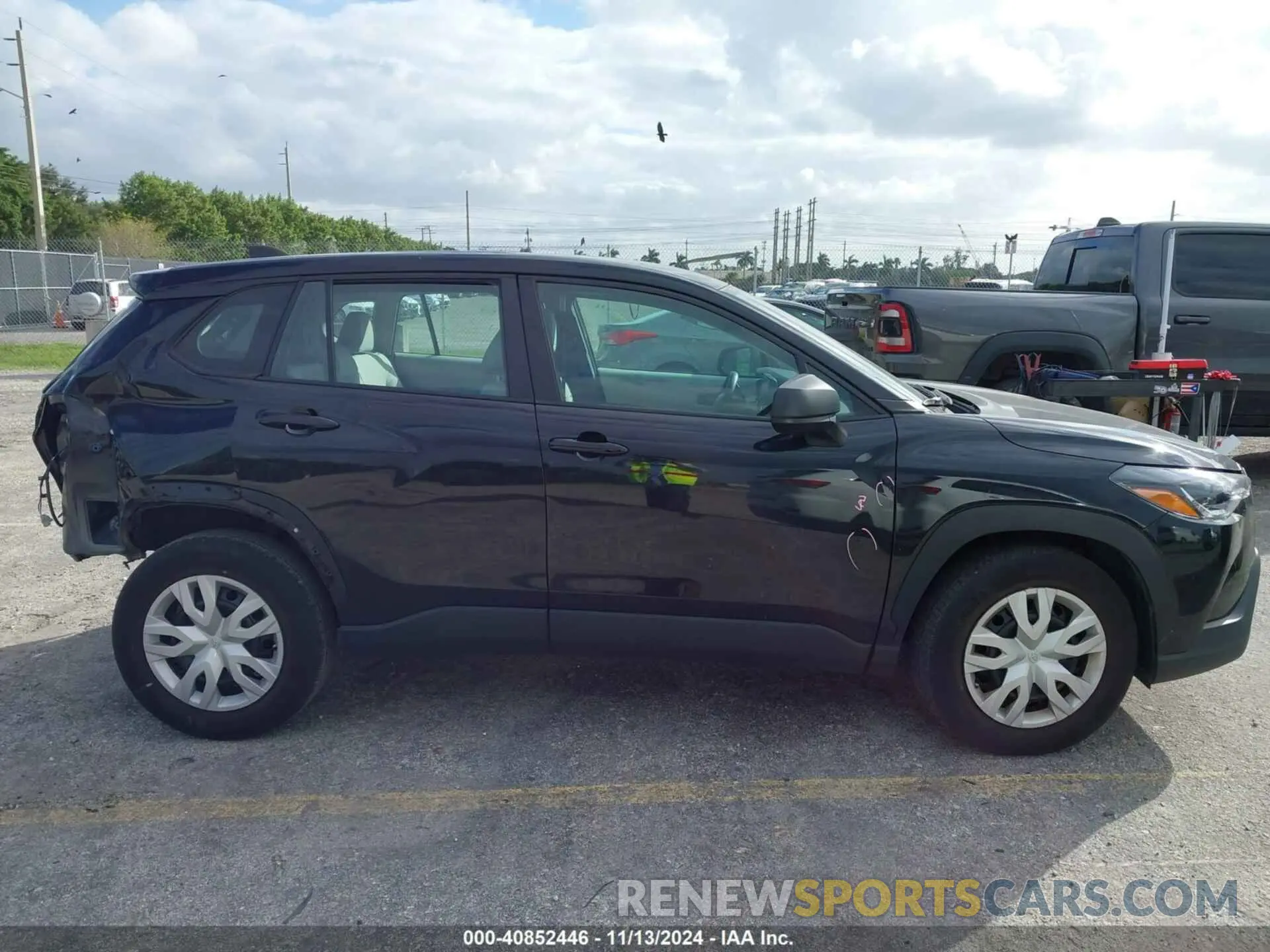 13 fotografías del automóvil dañado 7MUAAAAG5NV027269 TOYOTA COROLLA CROSS 2022