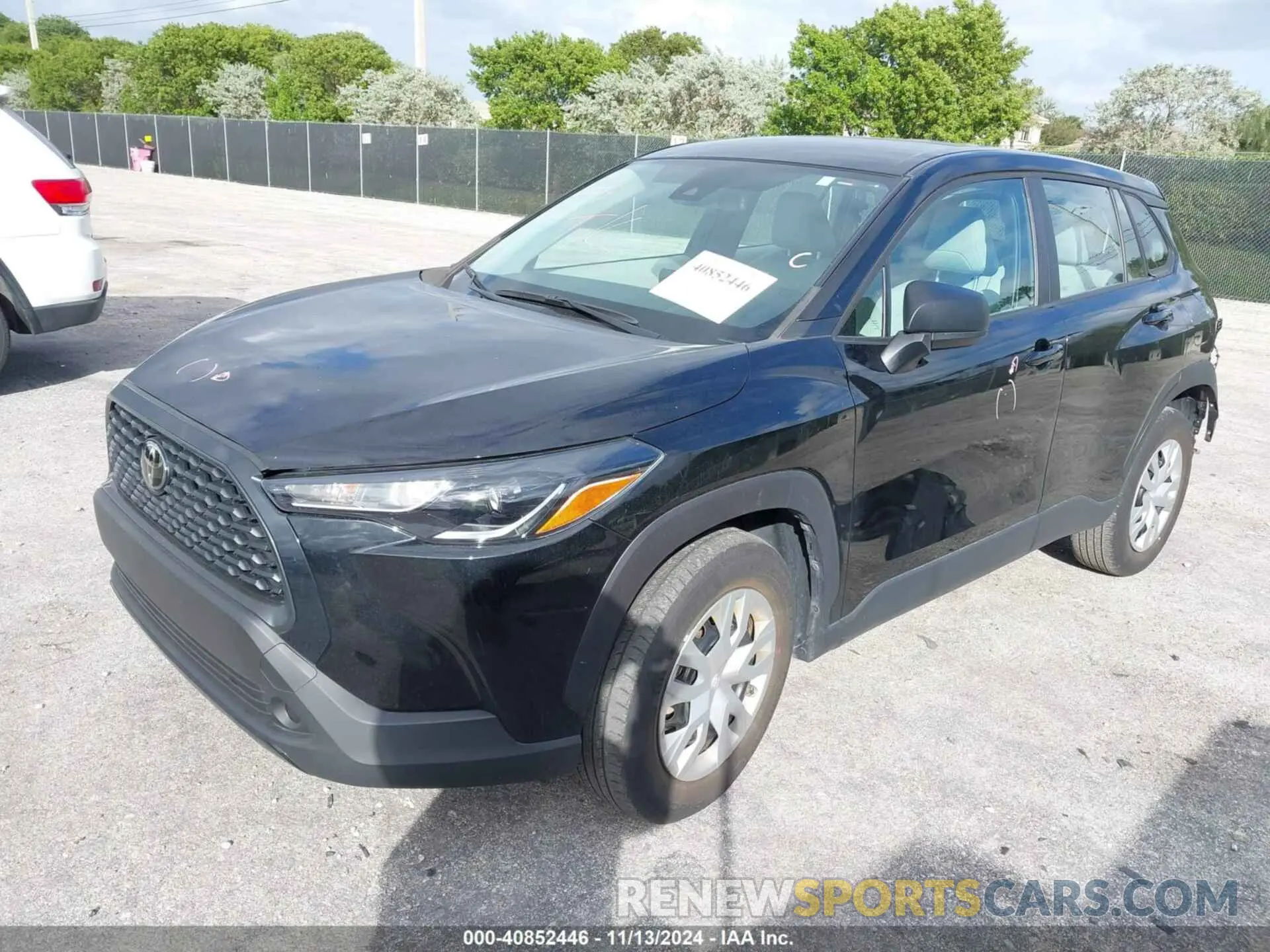 2 fotografías del automóvil dañado 7MUAAAAG5NV027269 TOYOTA COROLLA CROSS 2022