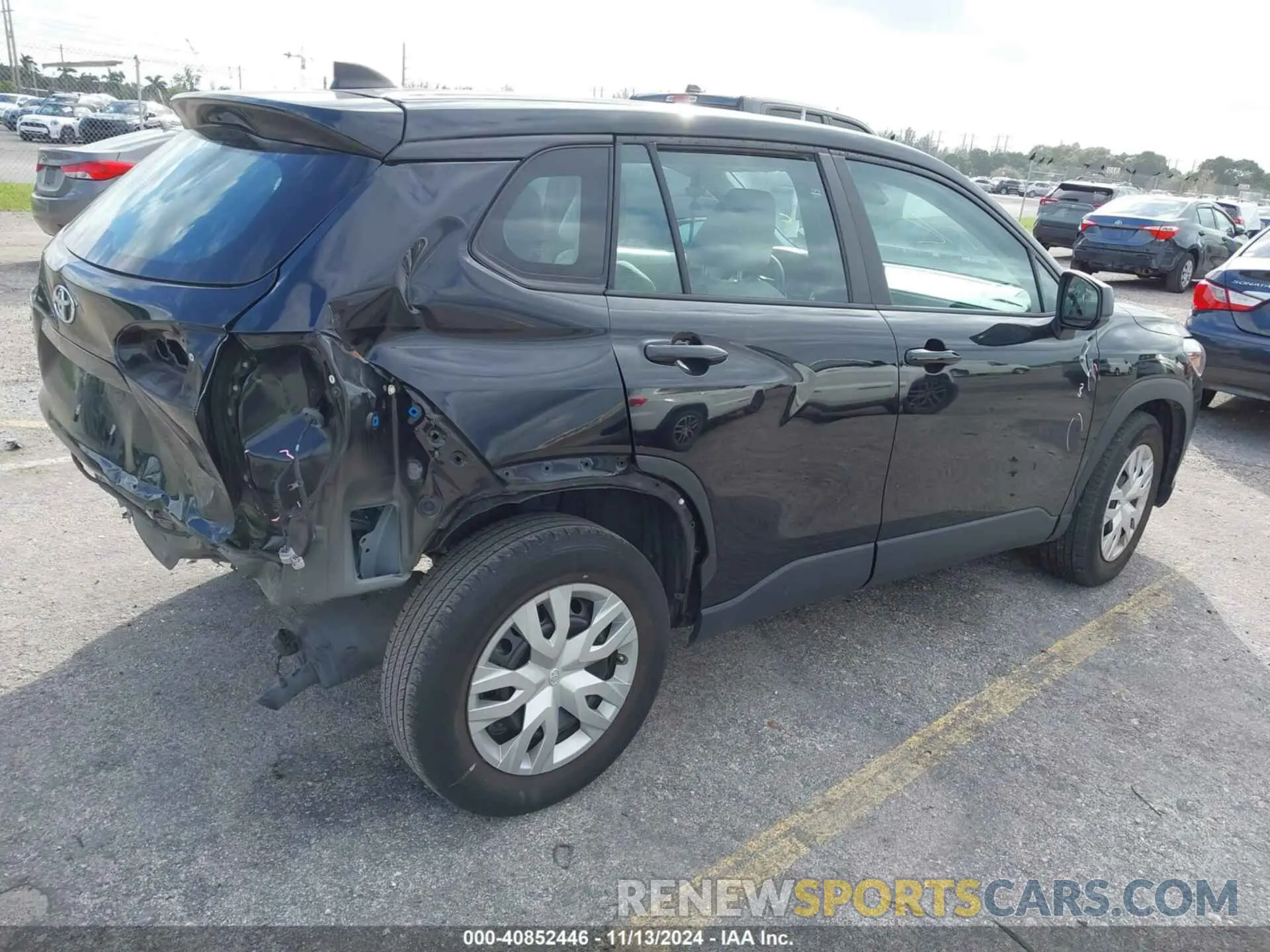 4 fotografías del automóvil dañado 7MUAAAAG5NV027269 TOYOTA COROLLA CROSS 2022