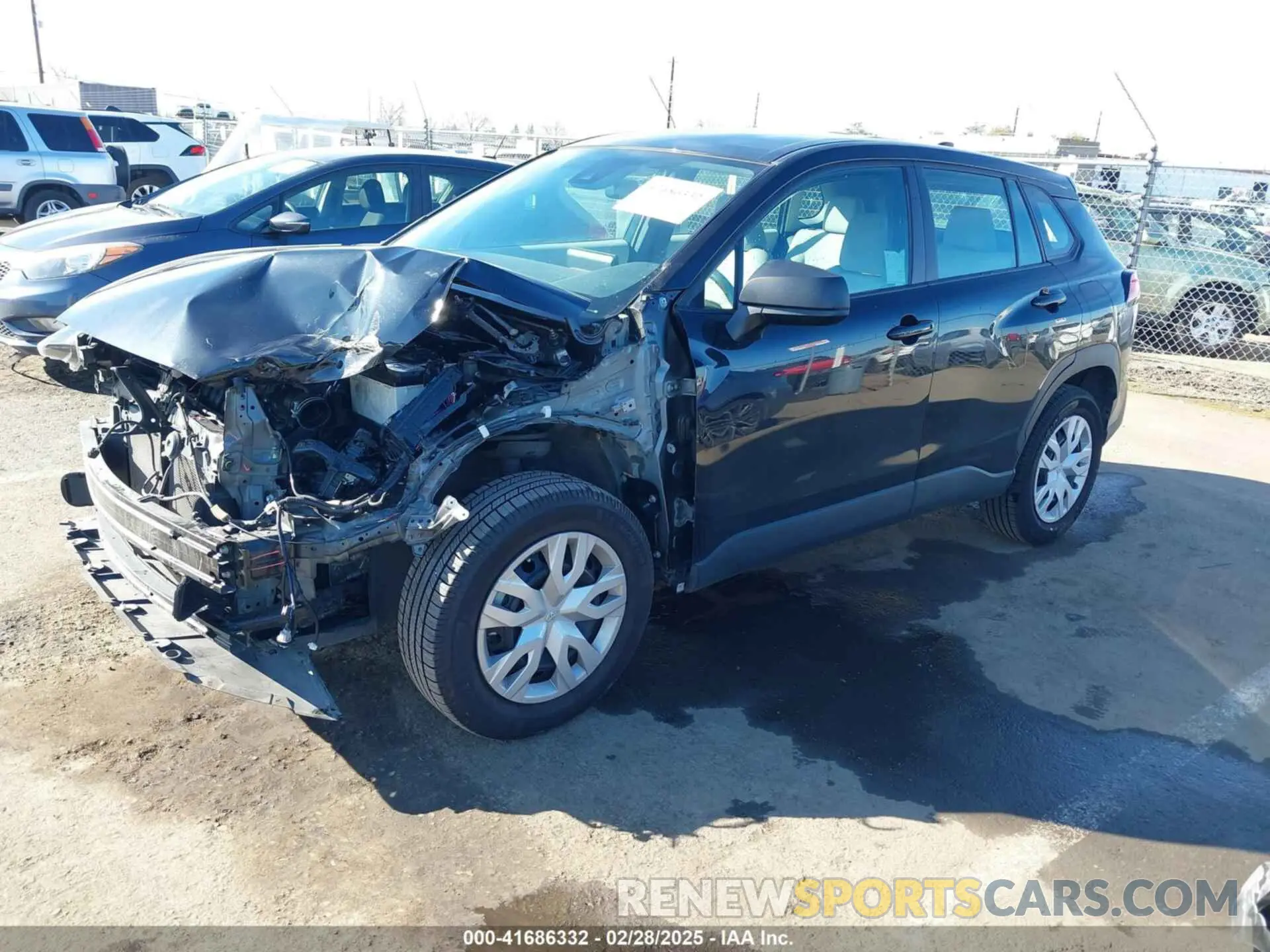 2 fotografías del automóvil dañado 7MUAAAAG9NV019465 TOYOTA COROLLA CROSS 2022