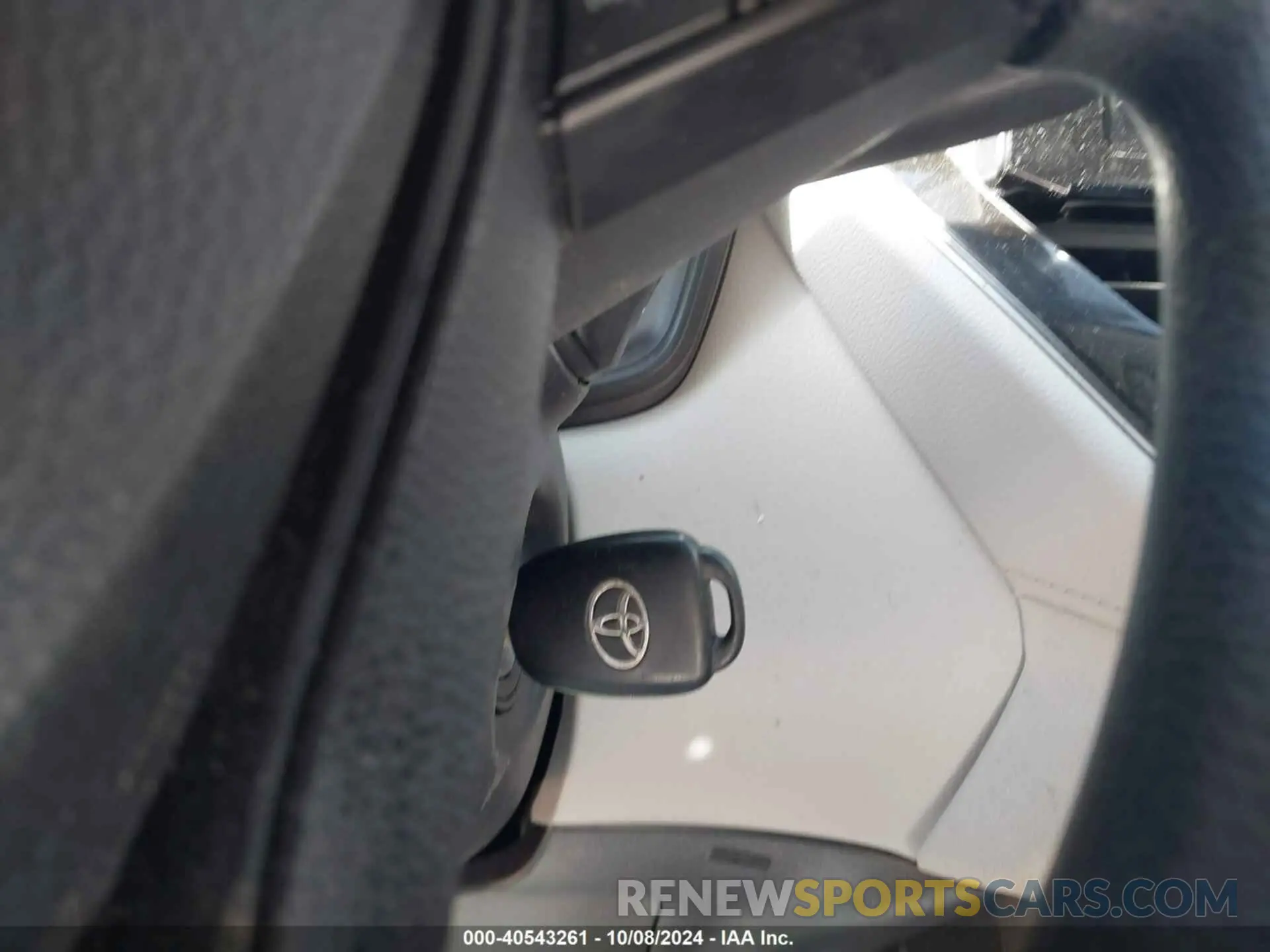 11 fotografías del automóvil dañado 7MUAAAAG9NV031485 TOYOTA COROLLA CROSS 2022