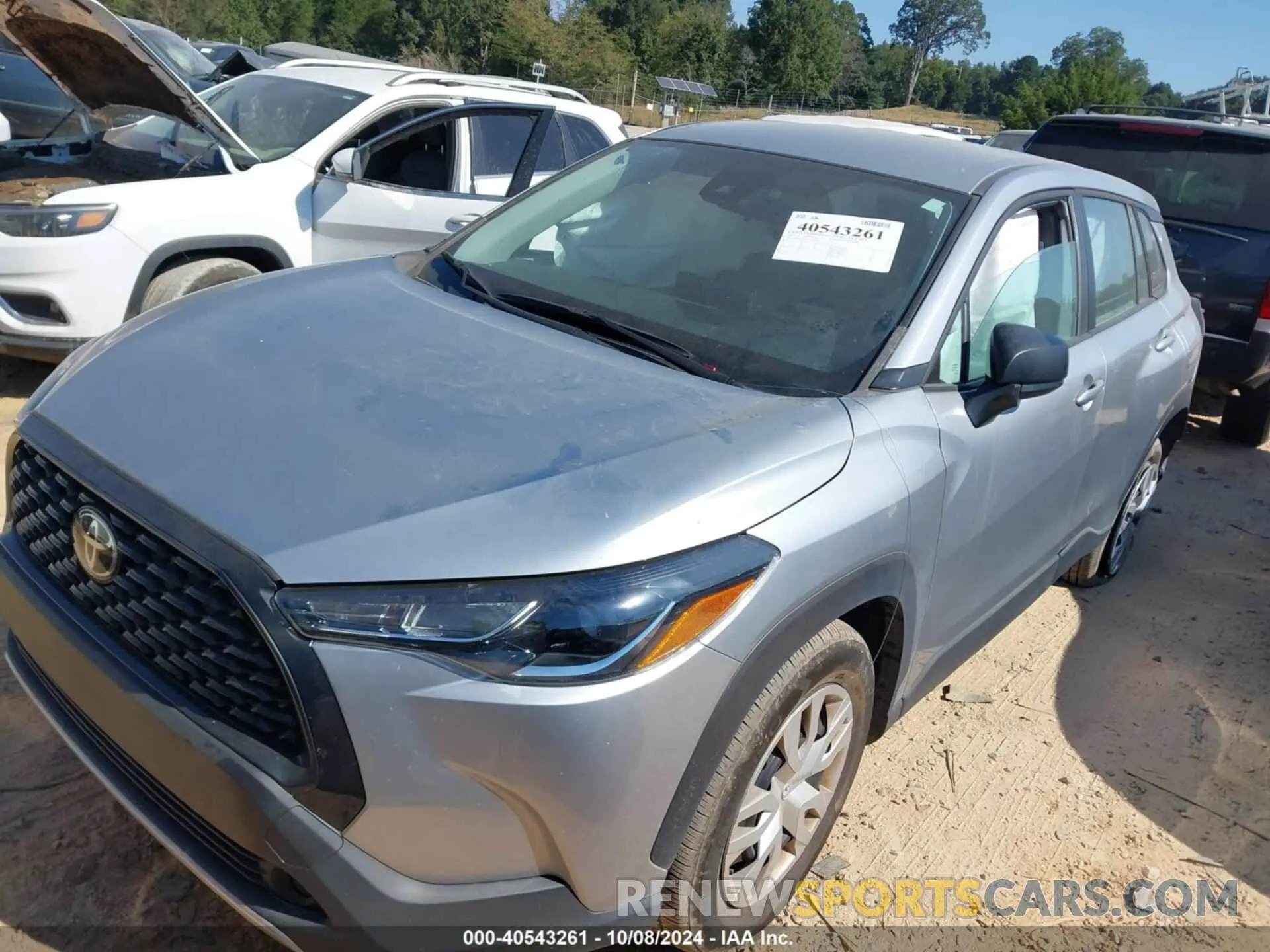 2 fotografías del automóvil dañado 7MUAAAAG9NV031485 TOYOTA COROLLA CROSS 2022