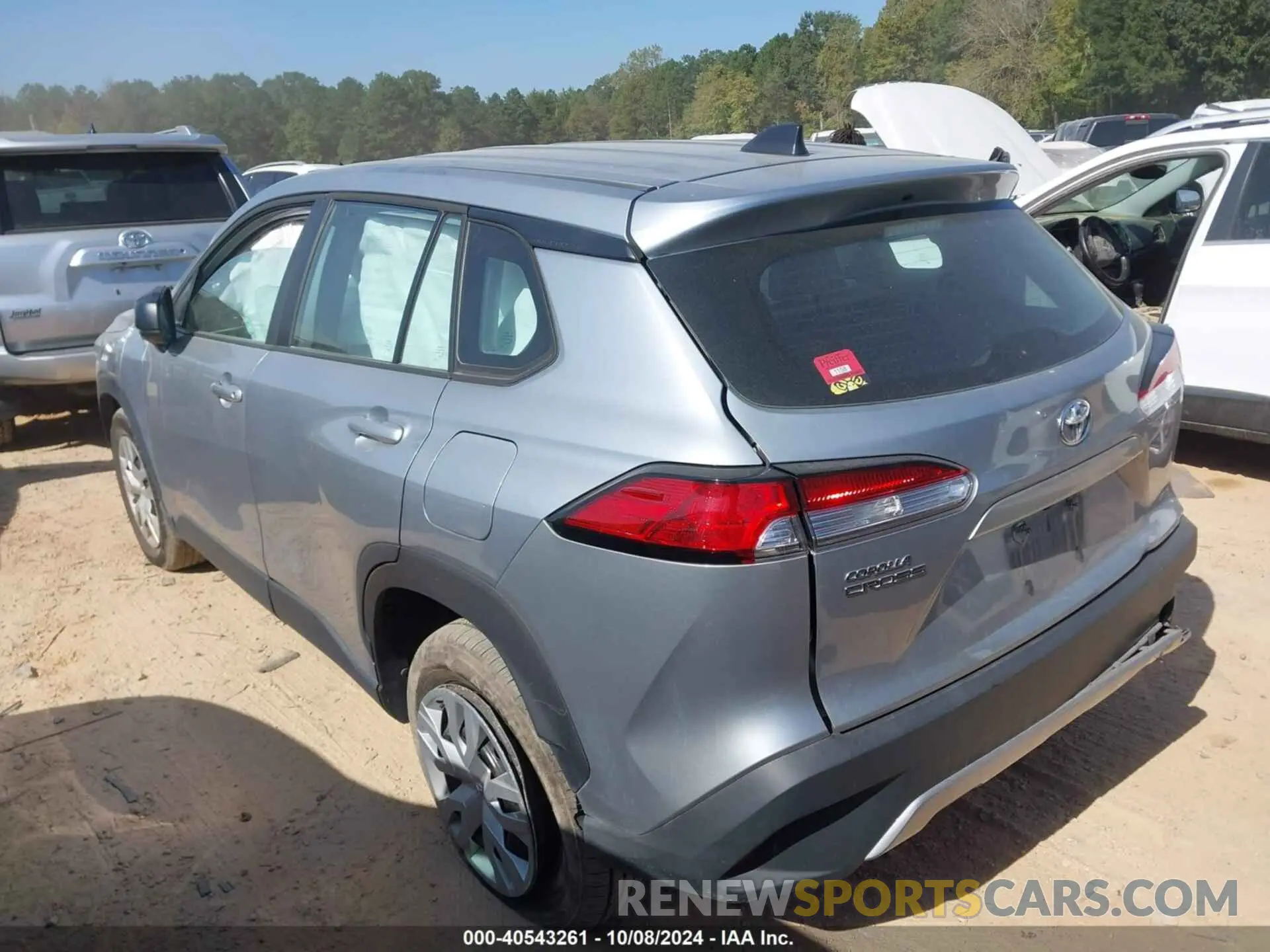 3 fotografías del automóvil dañado 7MUAAAAG9NV031485 TOYOTA COROLLA CROSS 2022