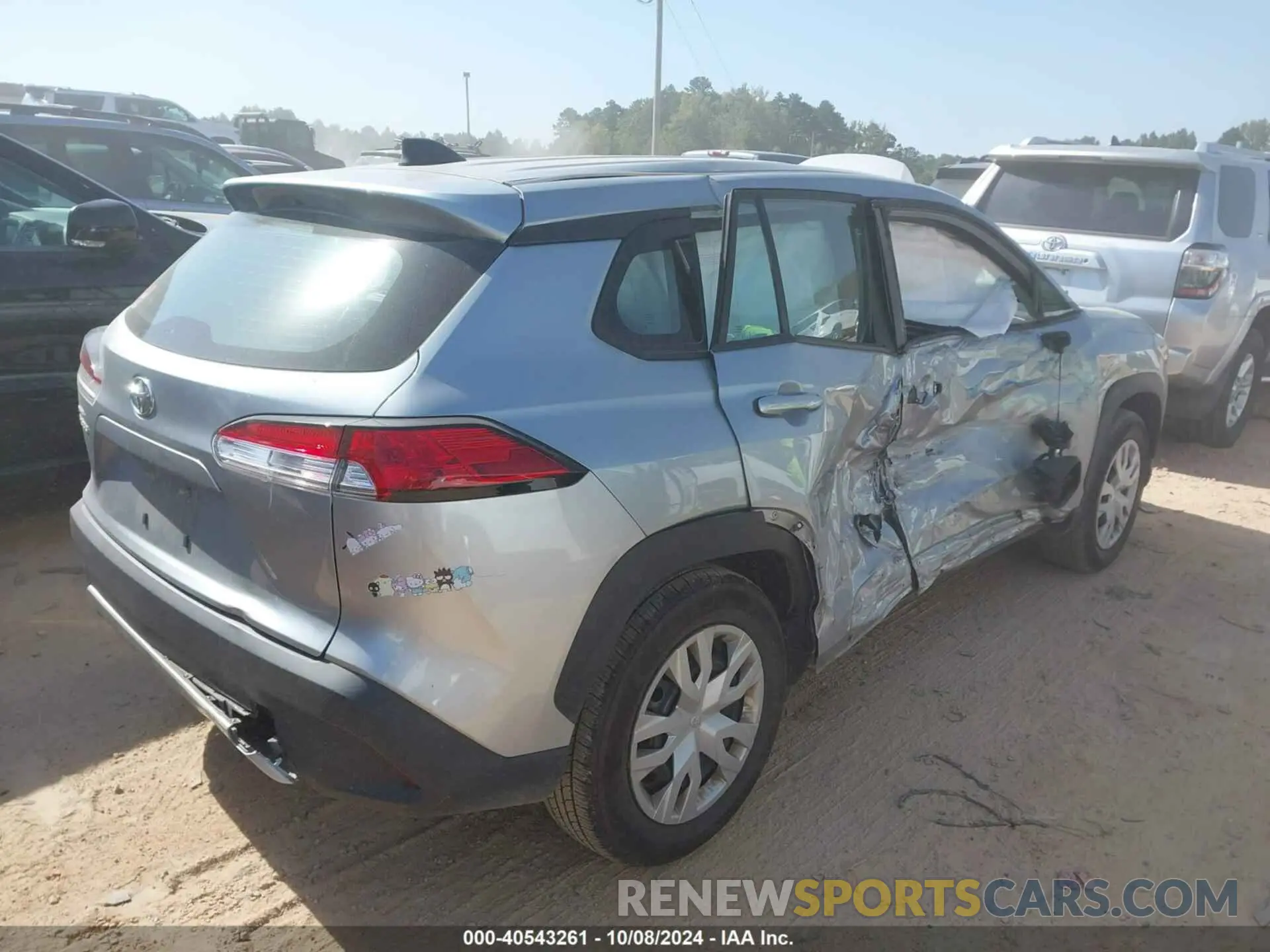 4 fotografías del automóvil dañado 7MUAAAAG9NV031485 TOYOTA COROLLA CROSS 2022