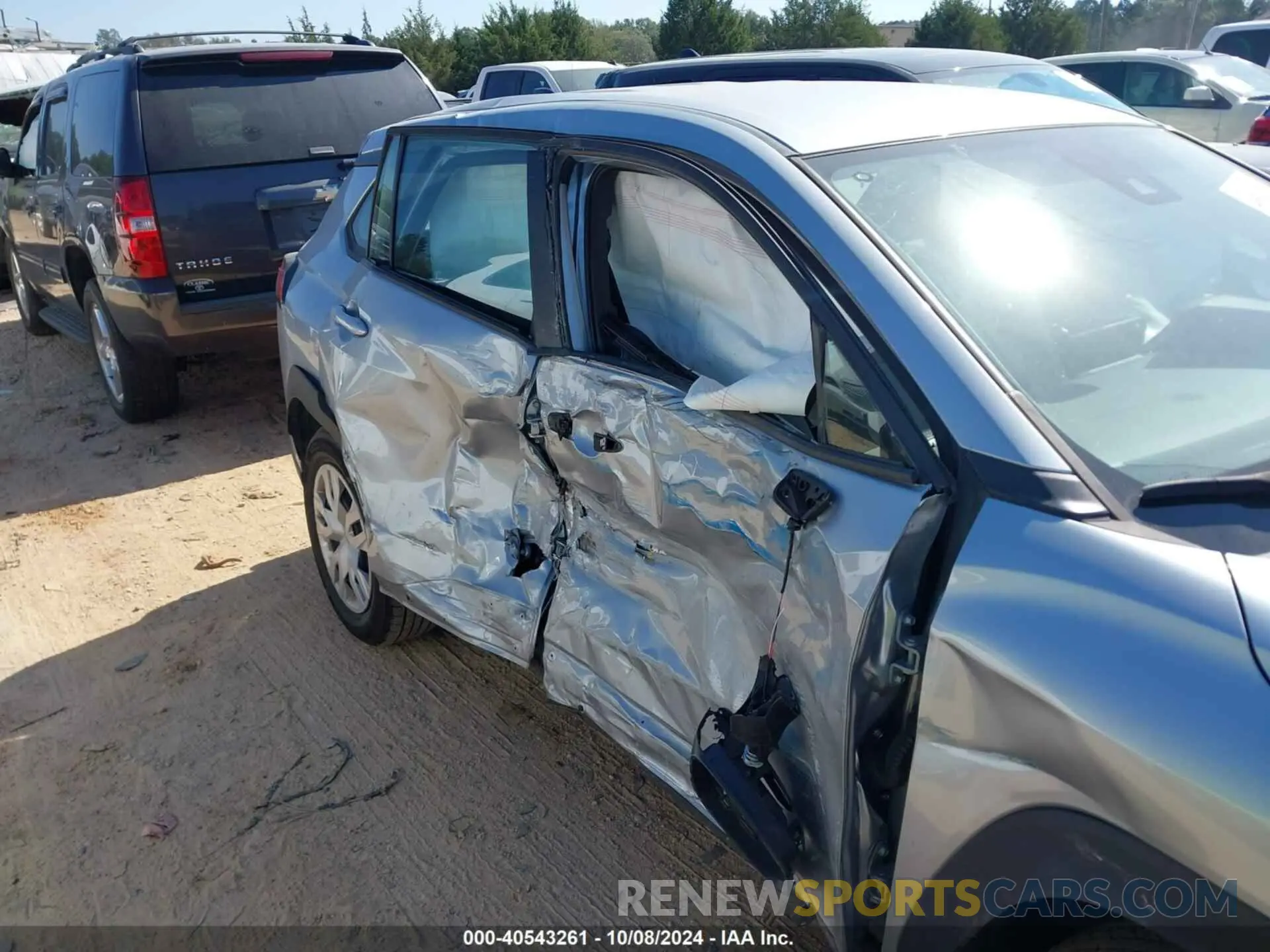 6 fotografías del automóvil dañado 7MUAAAAG9NV031485 TOYOTA COROLLA CROSS 2022