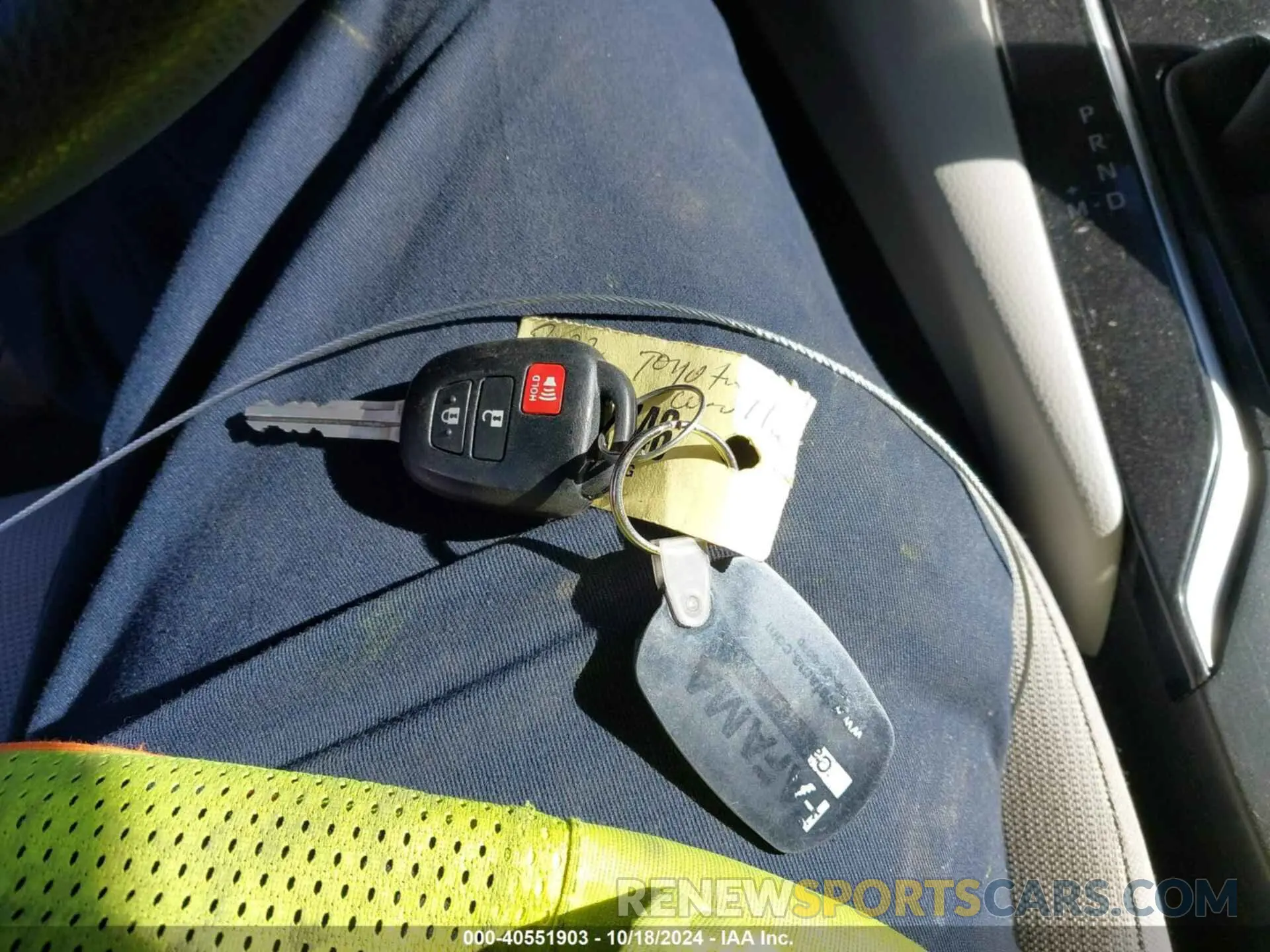 11 fotografías del automóvil dañado 7MUAAABG0NV003301 TOYOTA COROLLA CROSS 2022
