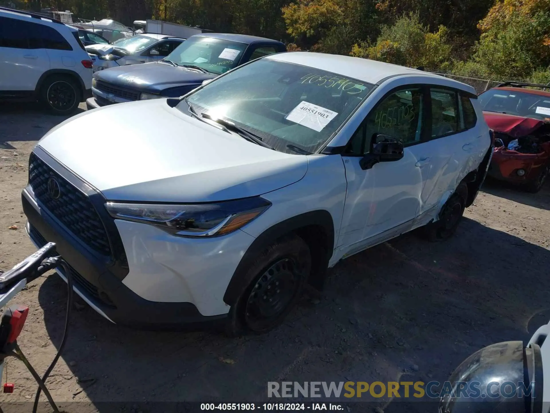 2 fotografías del automóvil dañado 7MUAAABG0NV003301 TOYOTA COROLLA CROSS 2022