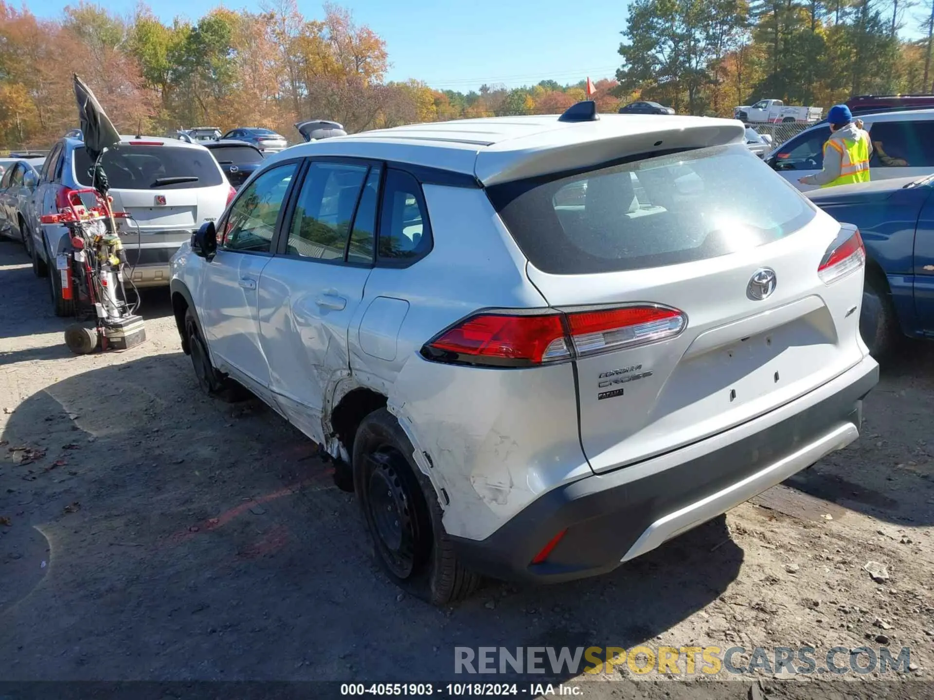 3 fotografías del automóvil dañado 7MUAAABG0NV003301 TOYOTA COROLLA CROSS 2022
