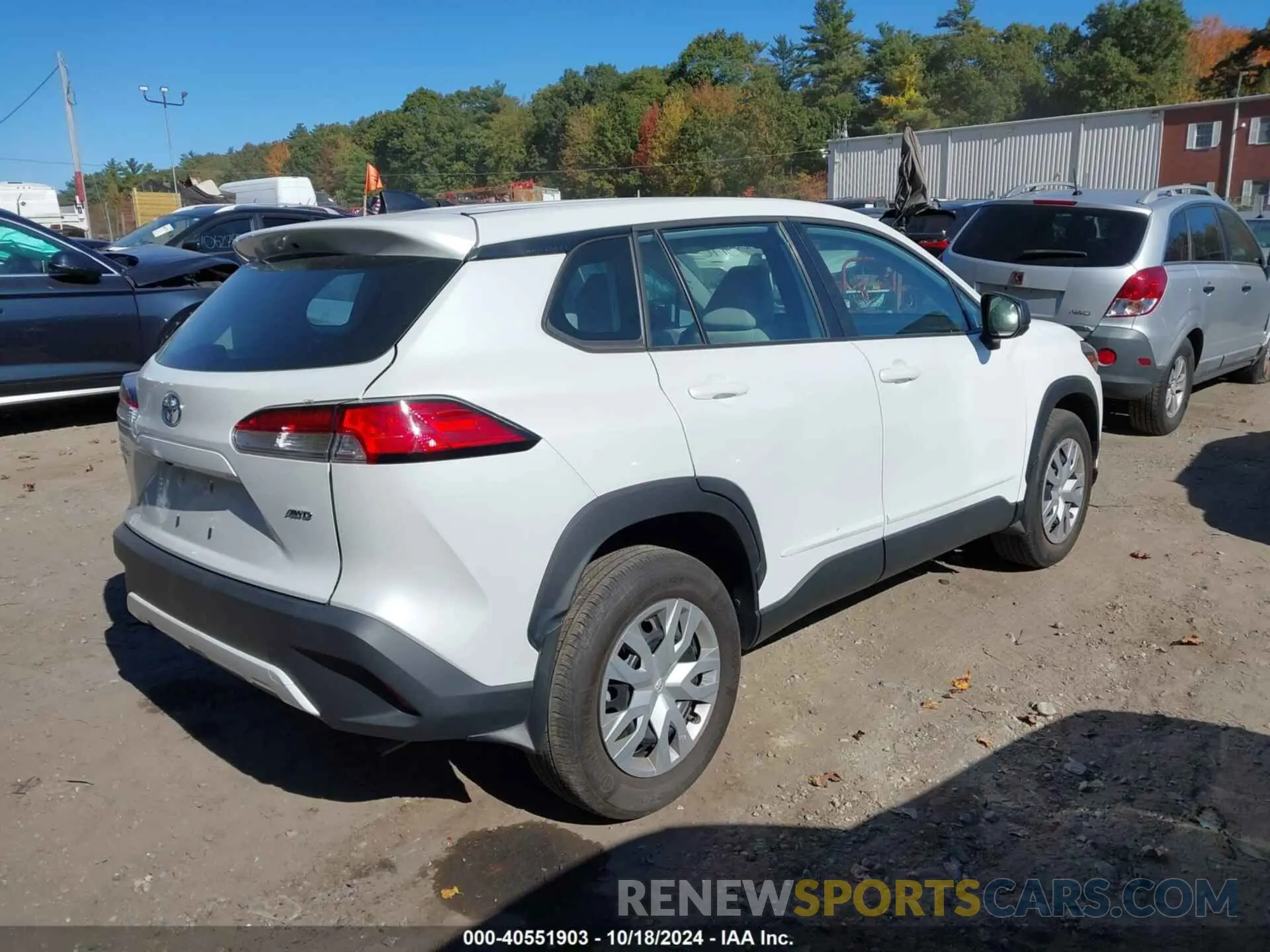 4 fotografías del automóvil dañado 7MUAAABG0NV003301 TOYOTA COROLLA CROSS 2022