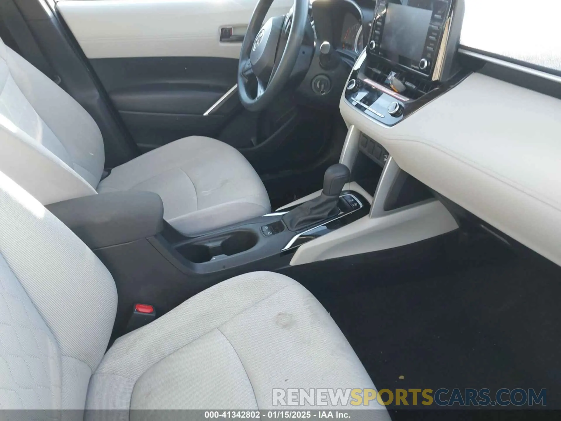 5 fotografías del automóvil dañado 7MUAAABG3NV020996 TOYOTA COROLLA CROSS 2022