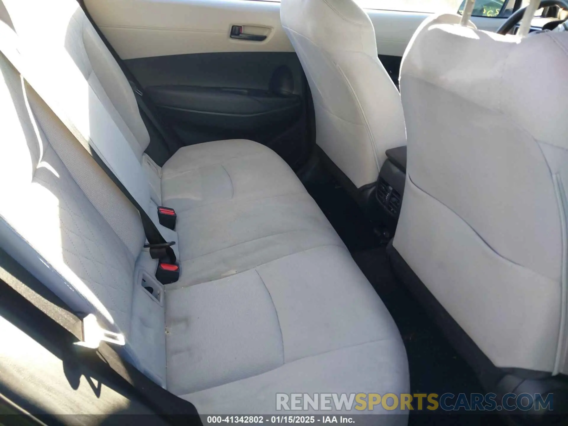 8 fotografías del automóvil dañado 7MUAAABG3NV020996 TOYOTA COROLLA CROSS 2022