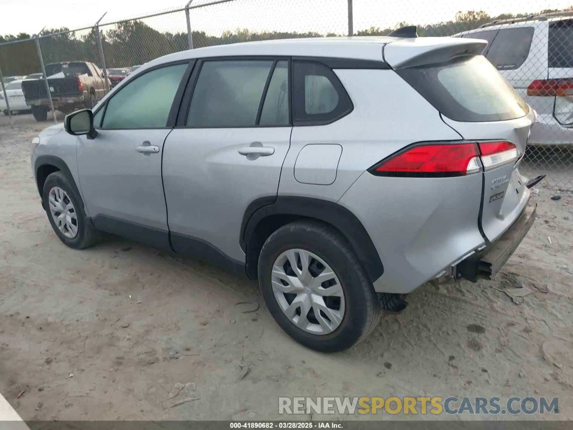 3 fotografías del automóvil dañado 7MUAAABG4NV002202 TOYOTA COROLLA CROSS 2022