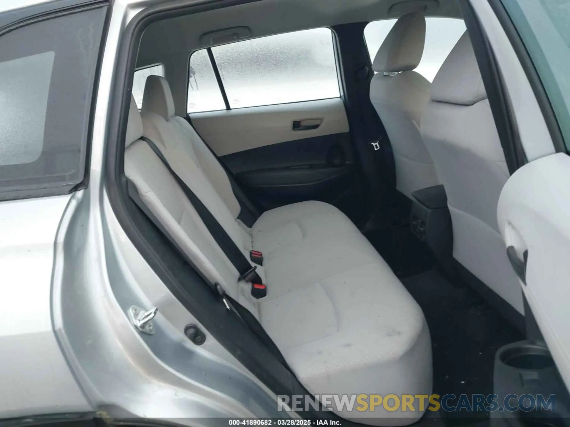 8 fotografías del automóvil dañado 7MUAAABG4NV002202 TOYOTA COROLLA CROSS 2022