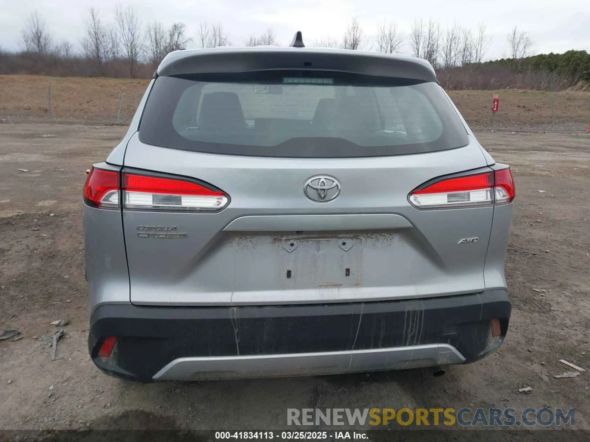 17 fotografías del automóvil dañado 7MUAAABG4NV027200 TOYOTA COROLLA CROSS 2022