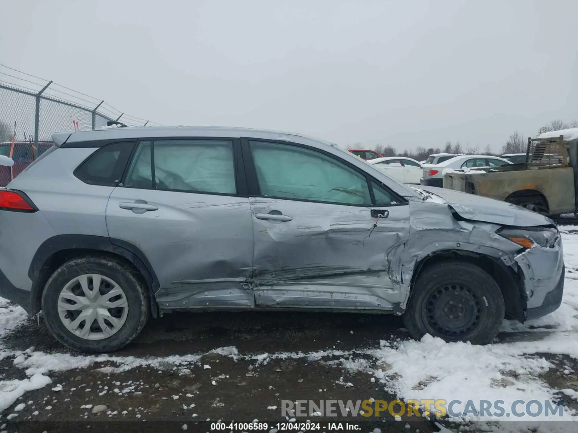 13 fotografías del automóvil dañado 7MUAAABG6NV027618 TOYOTA COROLLA CROSS 2022