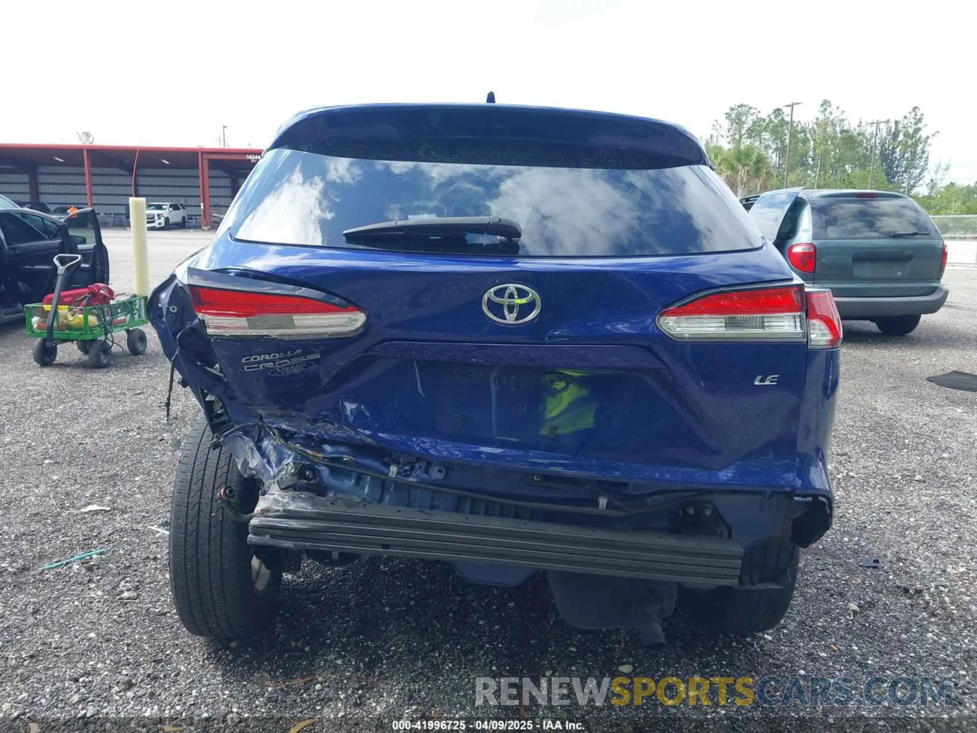 17 fotografías del automóvil dañado 7MUBAAAG0NV011047 TOYOTA COROLLA CROSS 2022
