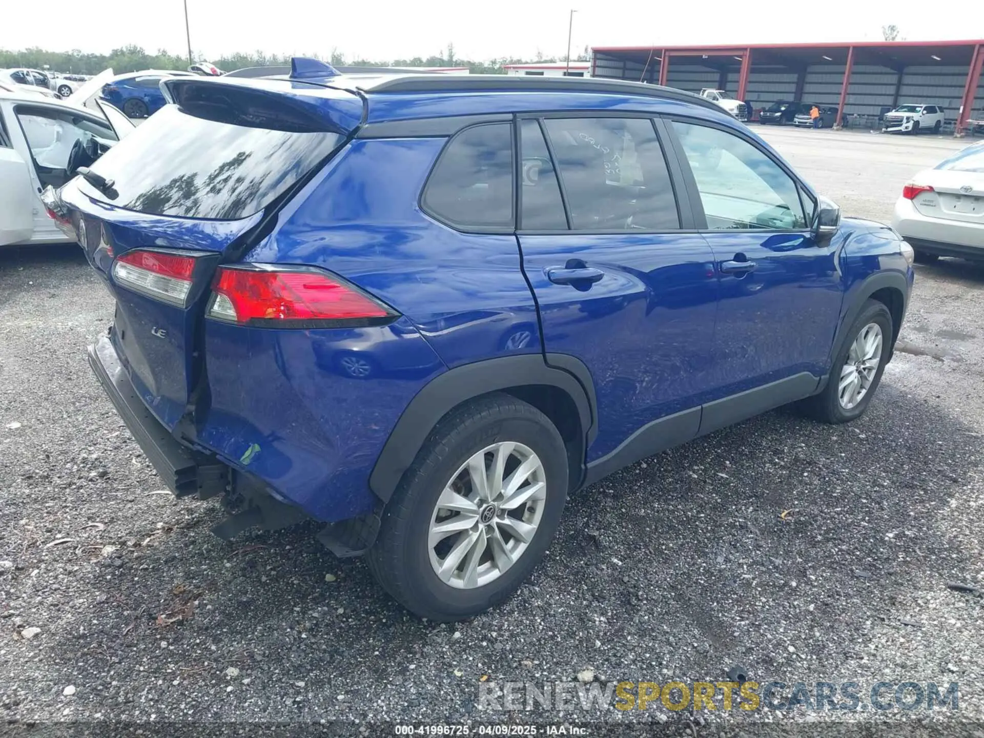 4 fotografías del automóvil dañado 7MUBAAAG0NV011047 TOYOTA COROLLA CROSS 2022