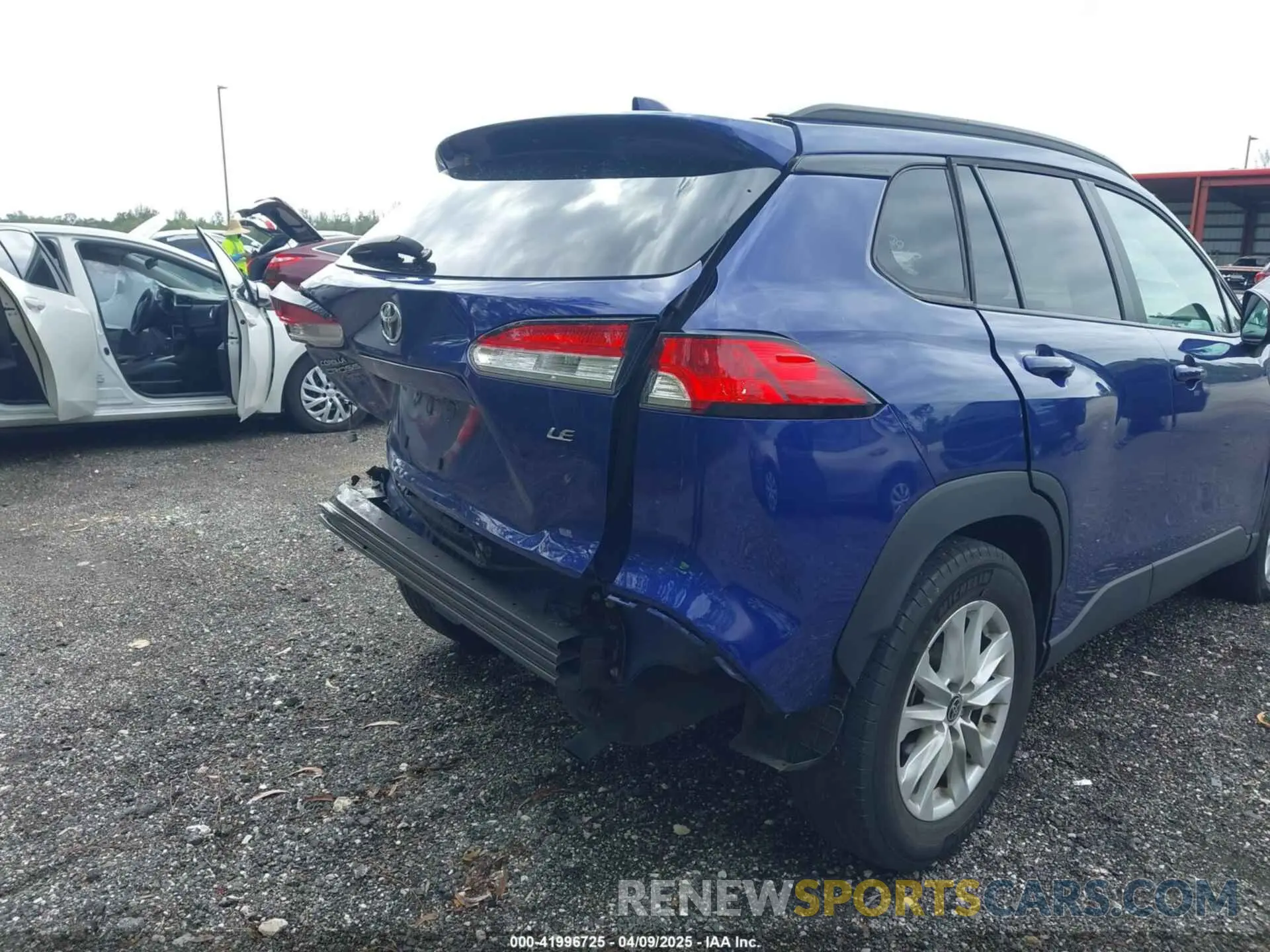 6 fotografías del automóvil dañado 7MUBAAAG0NV011047 TOYOTA COROLLA CROSS 2022