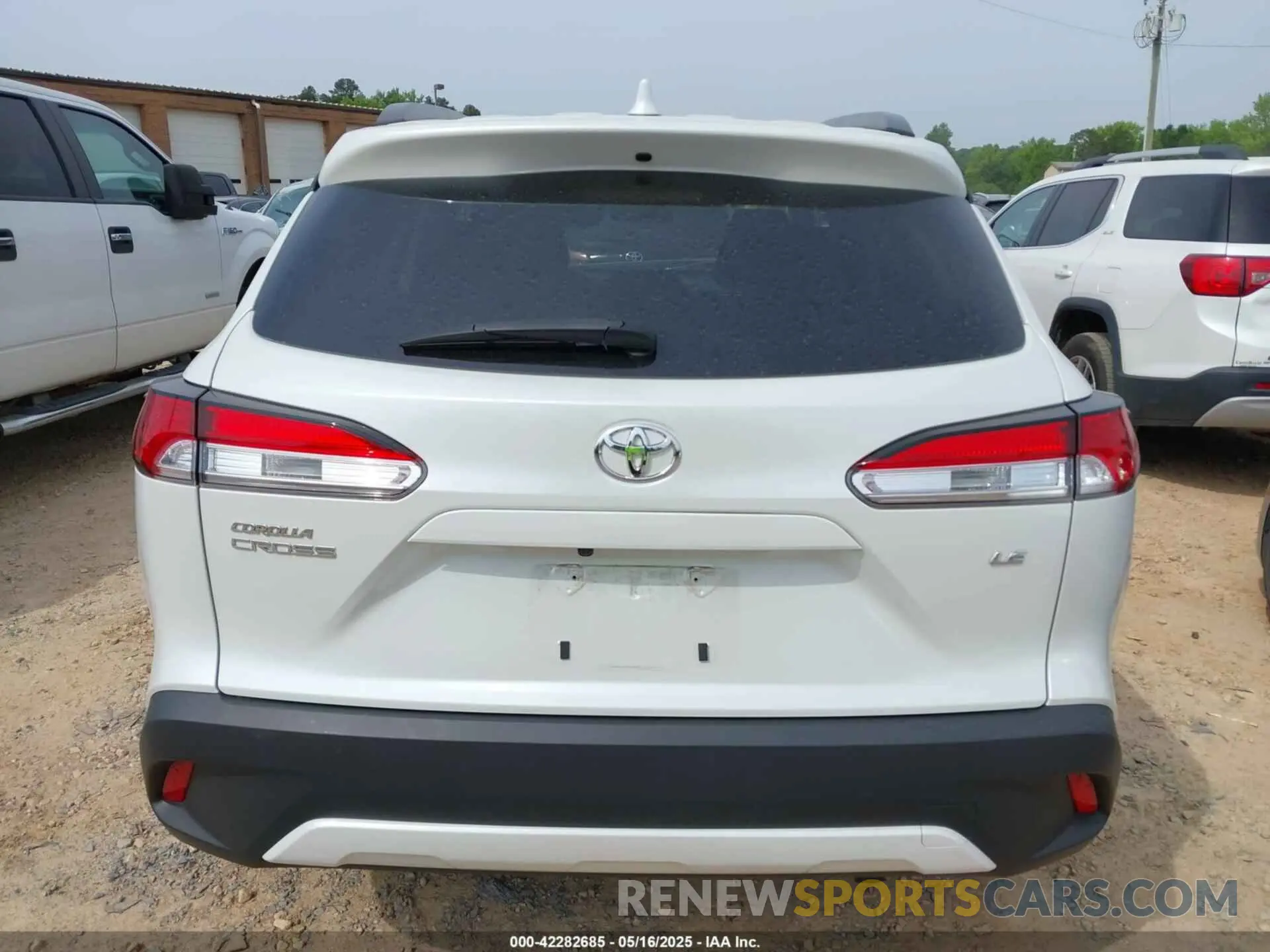 16 fotografías del automóvil dañado 7MUBAAAG6NV021369 TOYOTA COROLLA CROSS 2022