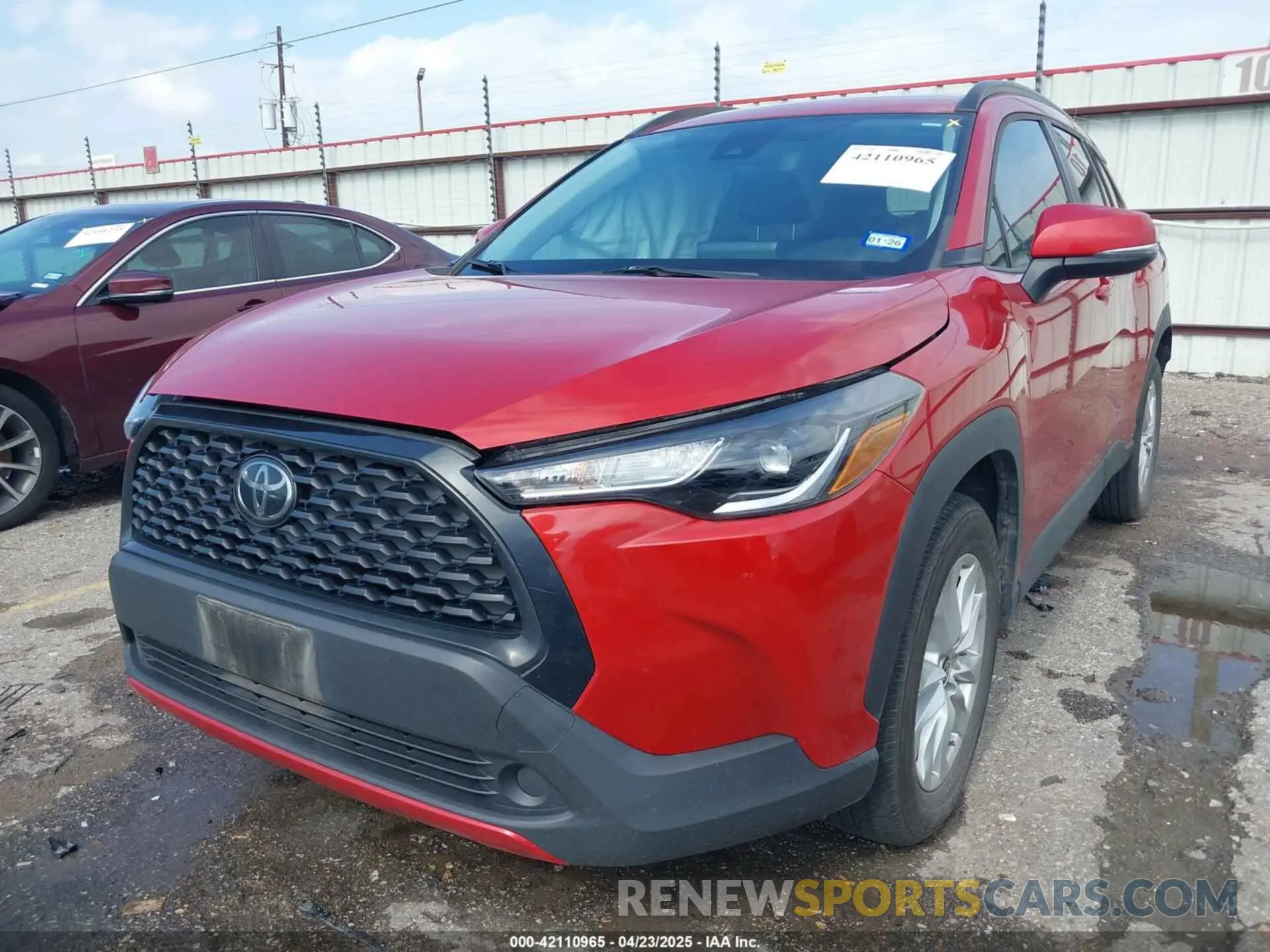 2 fotografías del automóvil dañado 7MUBAAAGXNV021150 TOYOTA COROLLA CROSS 2022