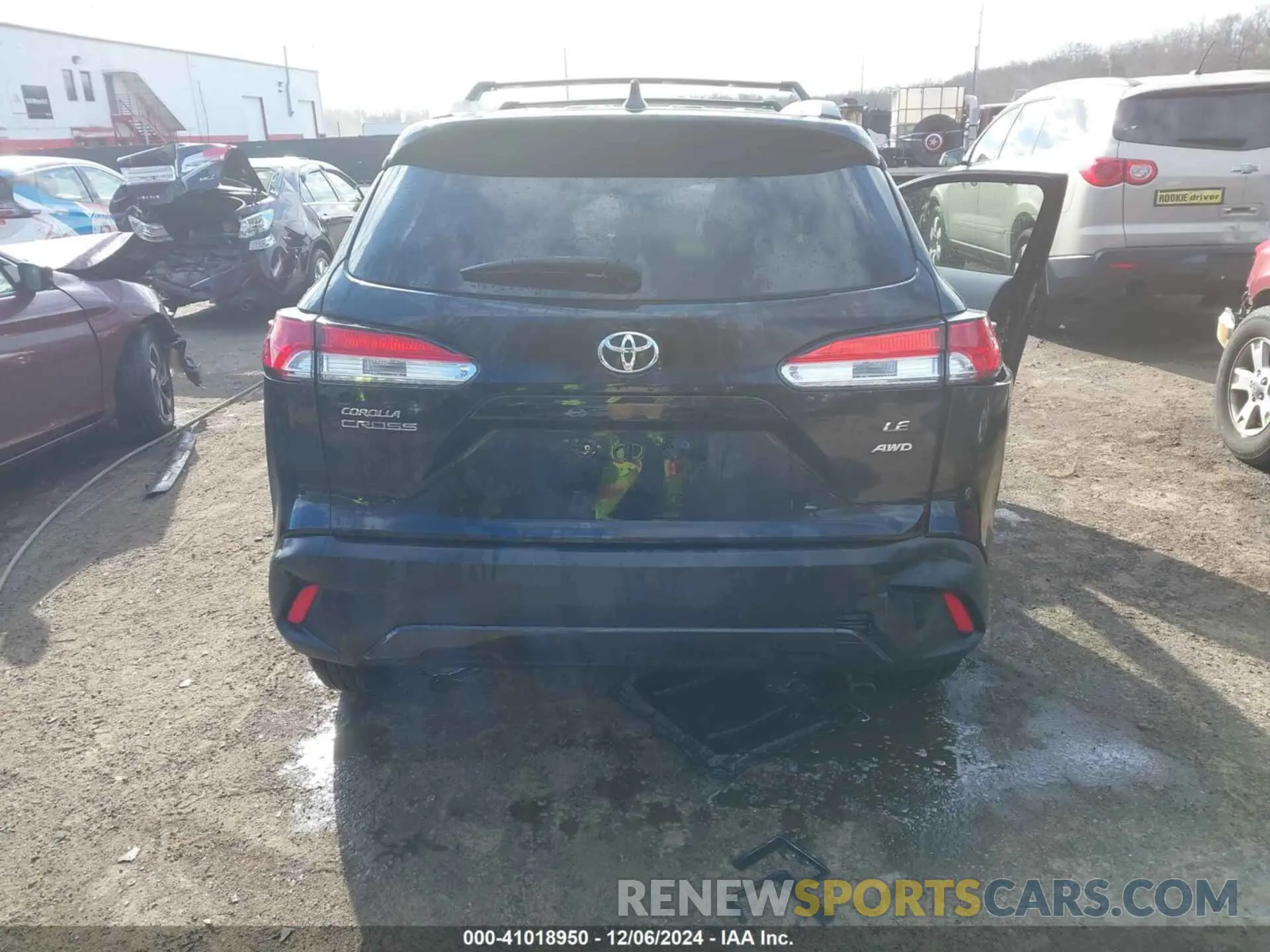 15 fotografías del automóvil dañado 7MUBAABG0NV006252 TOYOTA COROLLA CROSS 2022