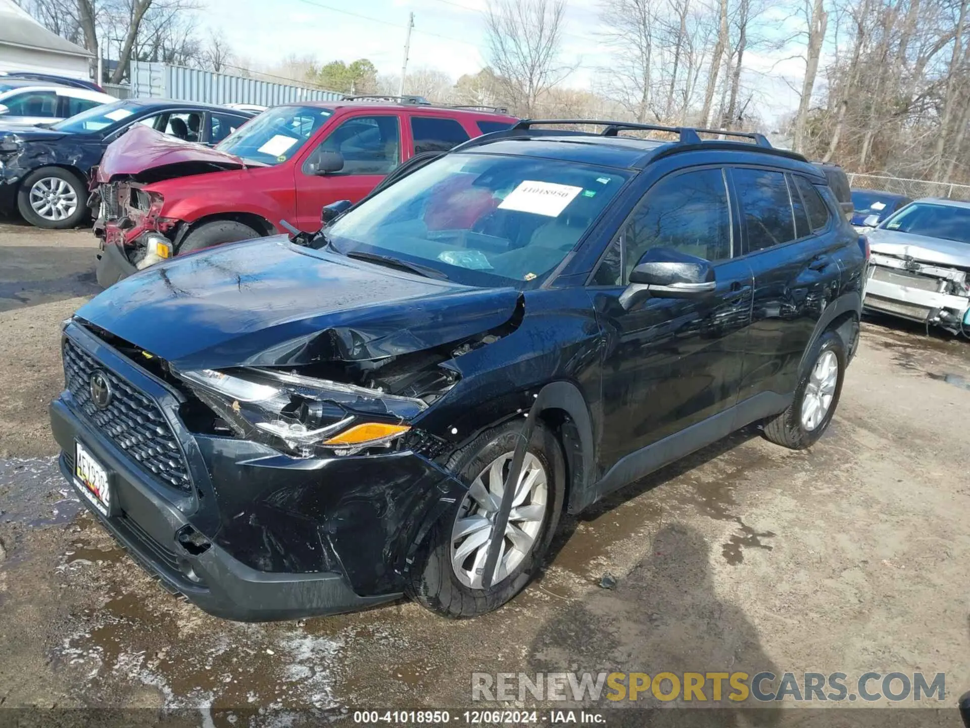 2 fotografías del automóvil dañado 7MUBAABG0NV006252 TOYOTA COROLLA CROSS 2022