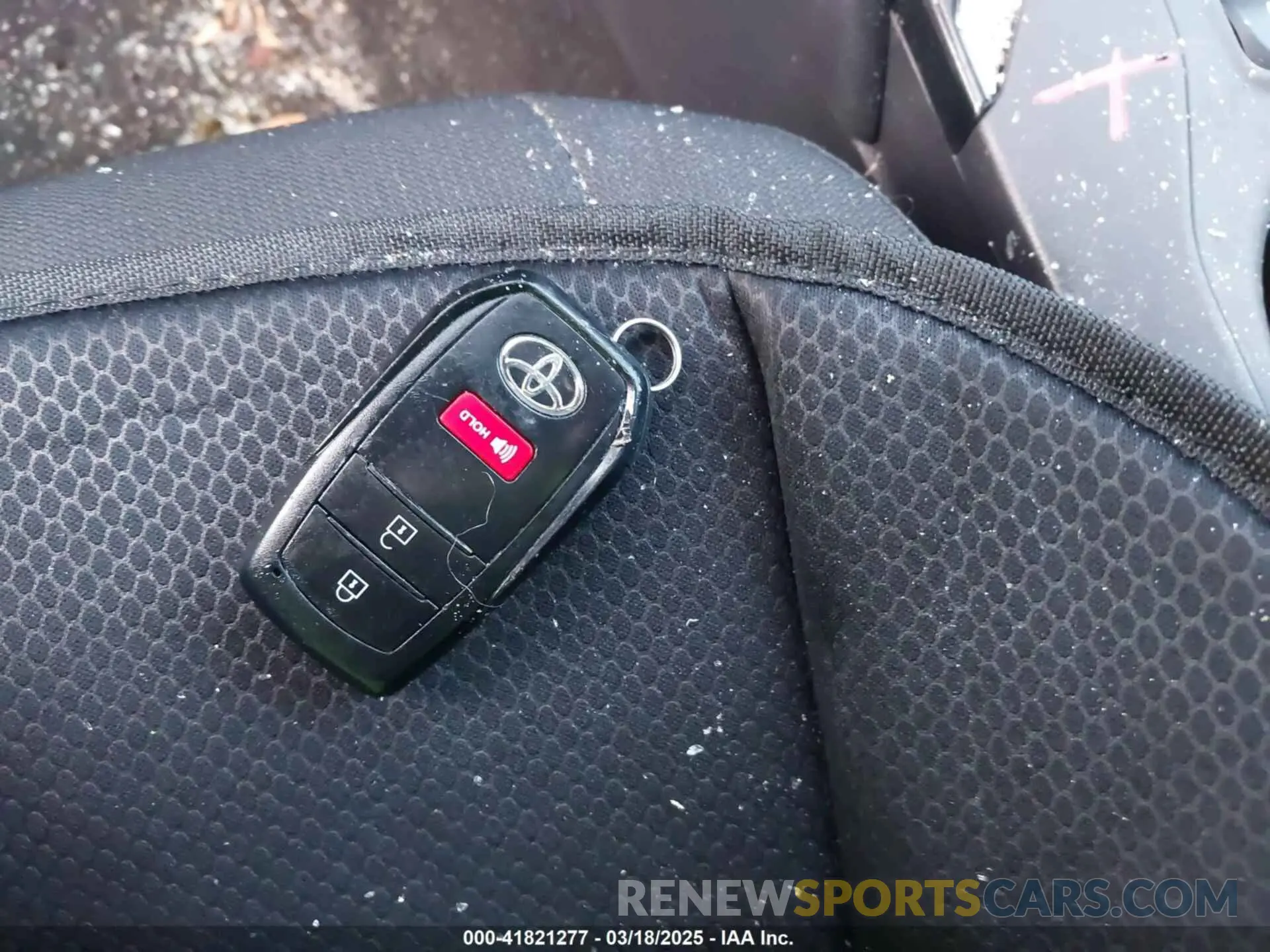 11 fotografías del automóvil dañado 7MUBAABG0NV030759 TOYOTA COROLLA CROSS 2022