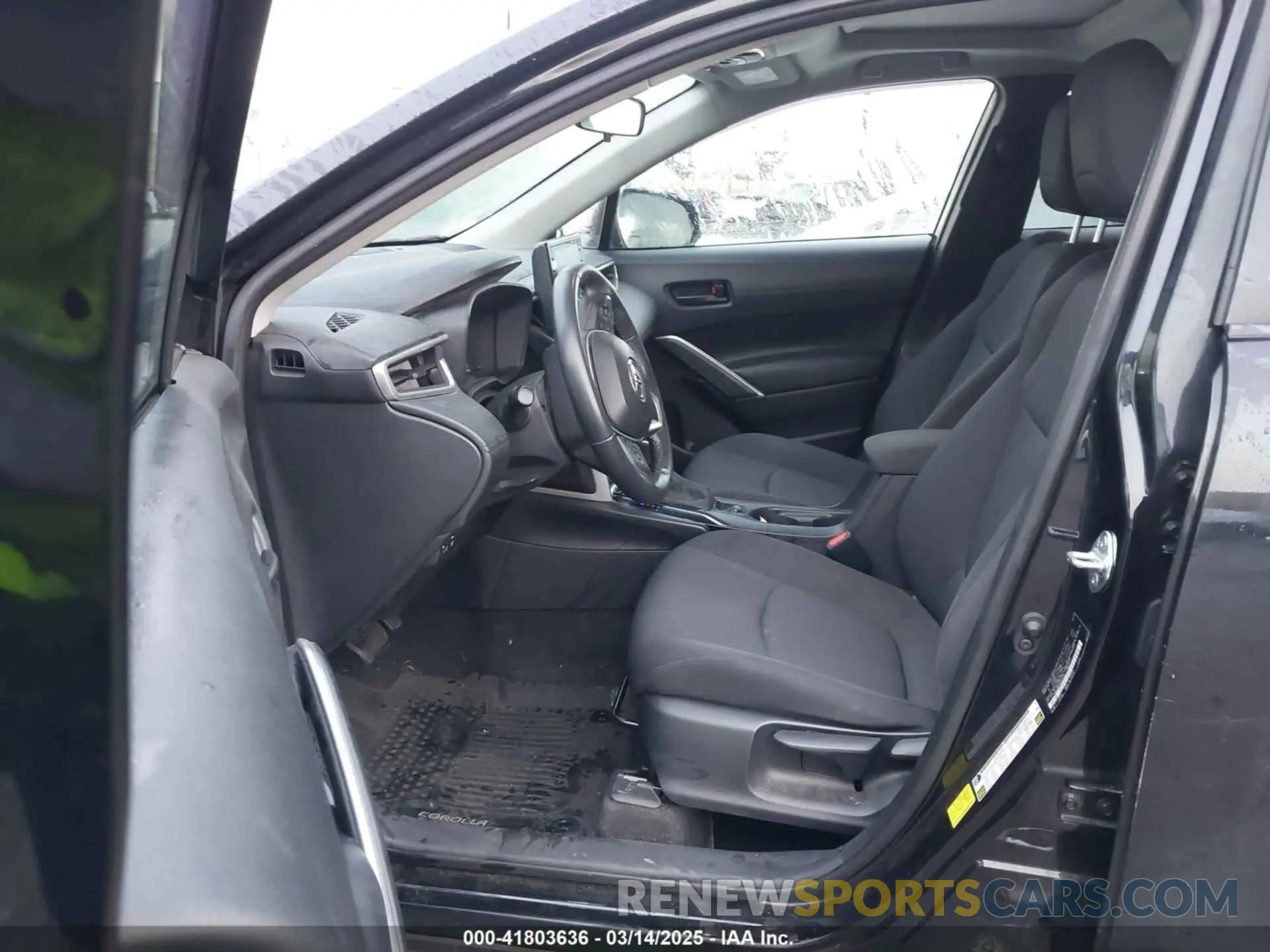 5 fotografías del automóvil dañado 7MUBAABG2NV007483 TOYOTA COROLLA CROSS 2022