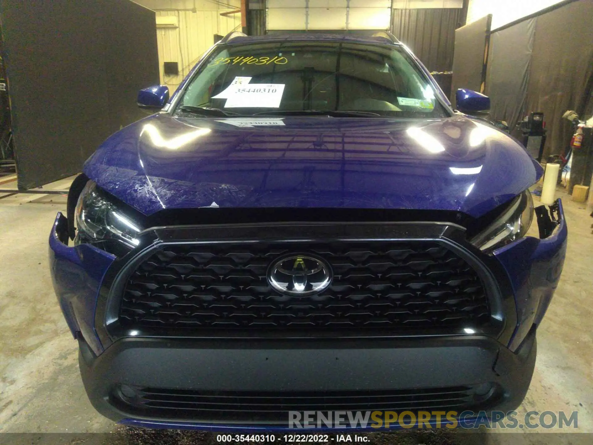 6 fotografías del automóvil dañado 7MUBAABG2NV027684 TOYOTA COROLLA CROSS 2022