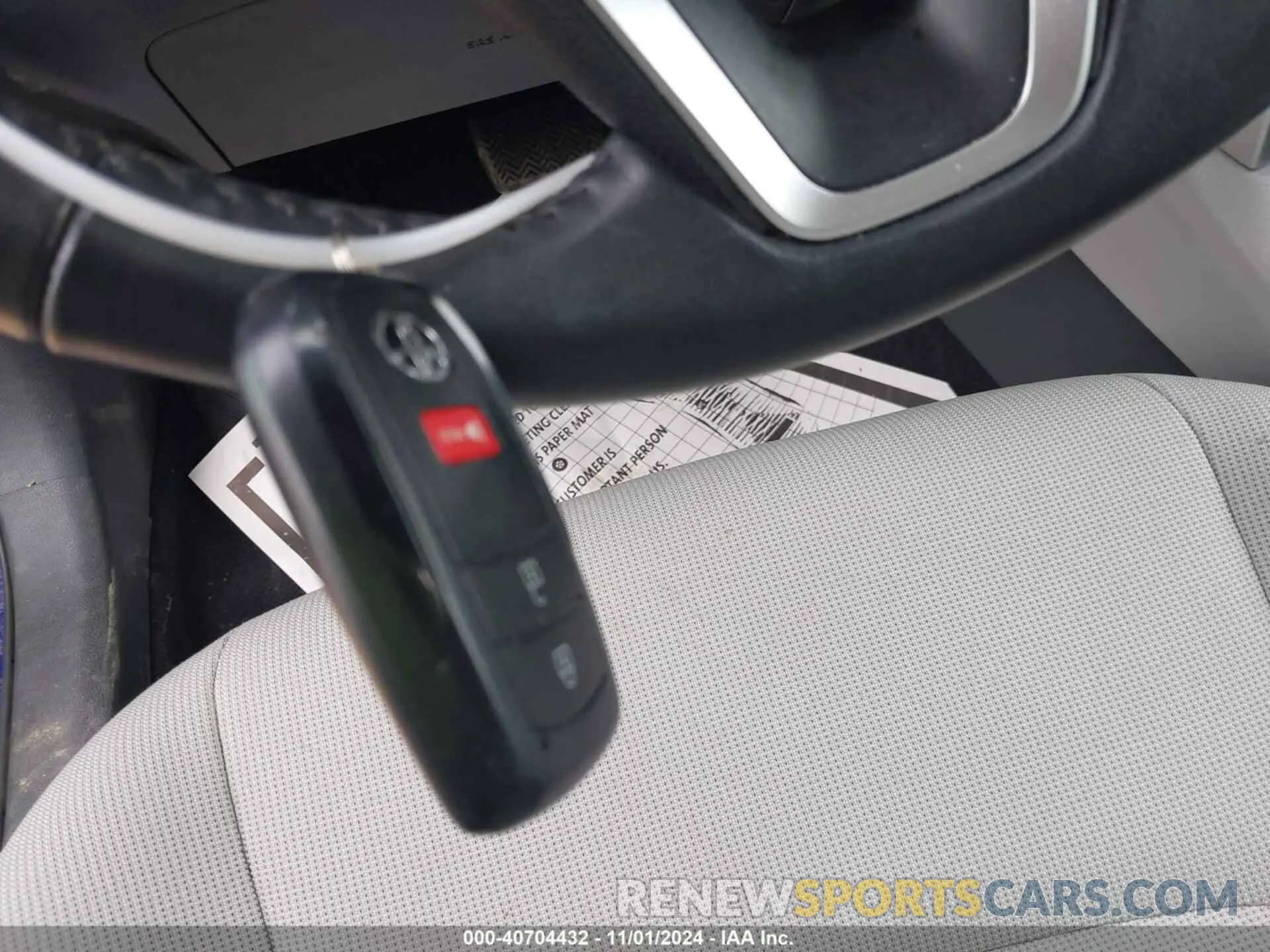 11 fotografías del automóvil dañado 7MUBAABG3NV037625 TOYOTA COROLLA CROSS 2022