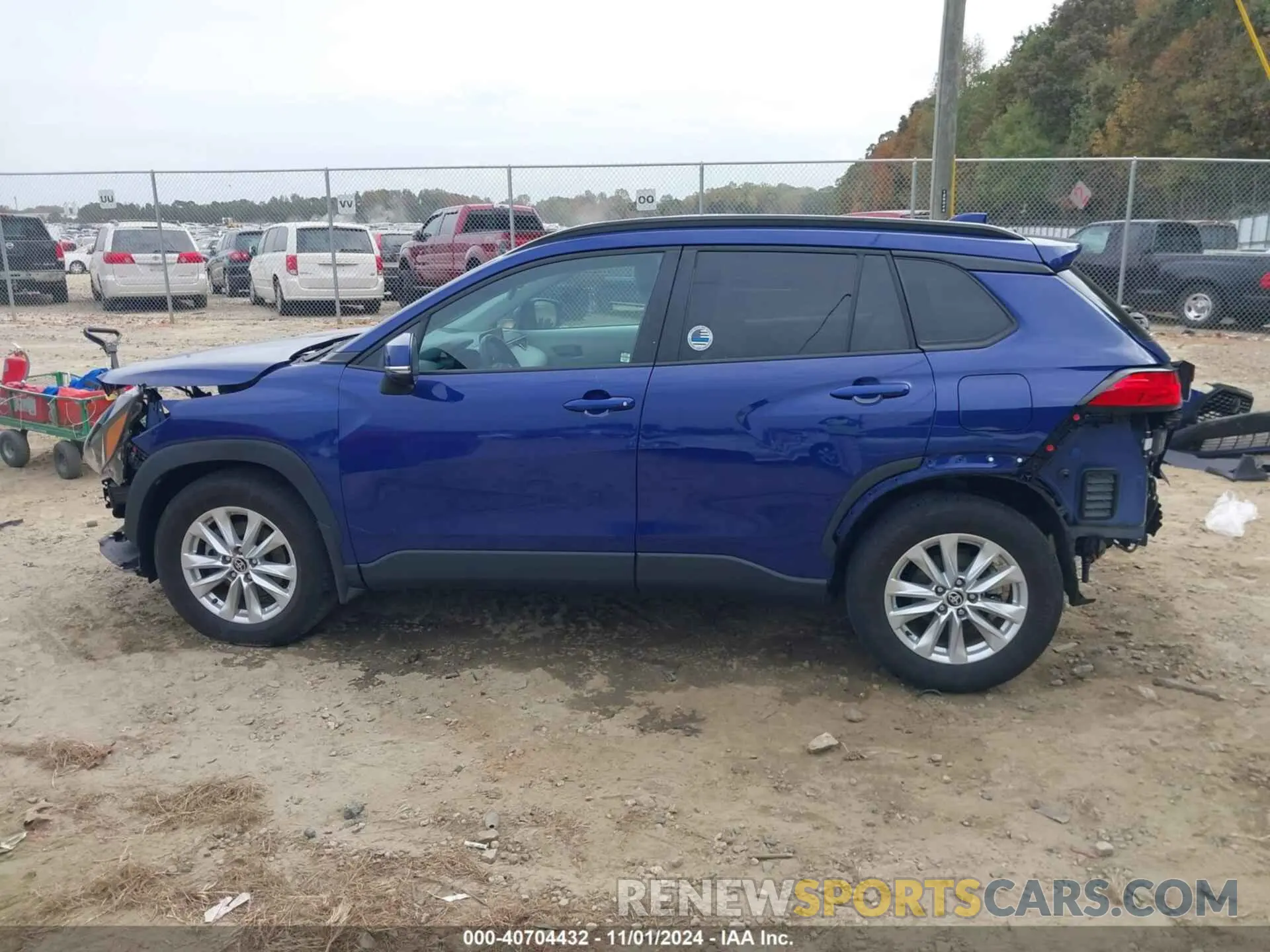 14 fotografías del automóvil dañado 7MUBAABG3NV037625 TOYOTA COROLLA CROSS 2022