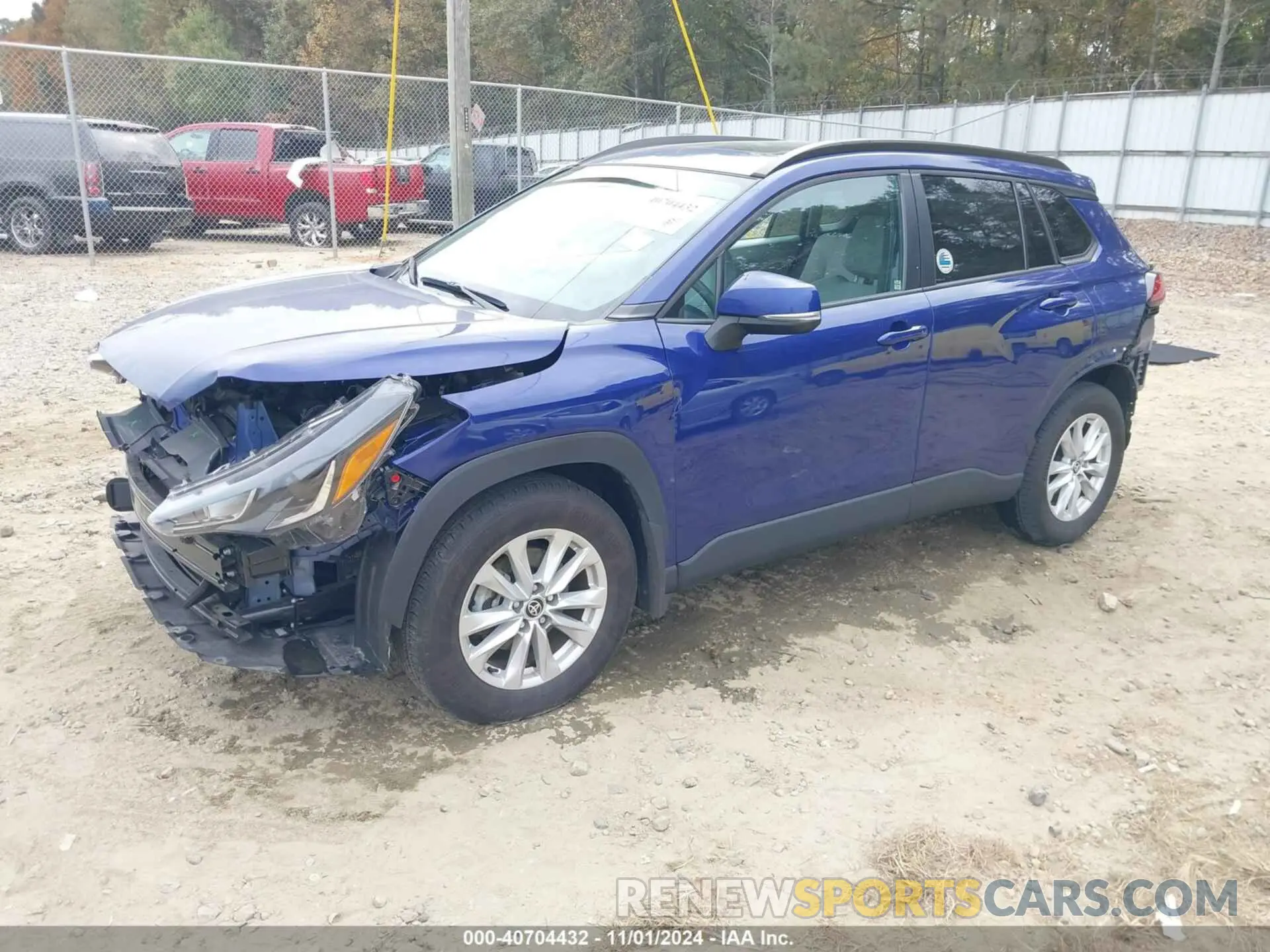 2 fotografías del automóvil dañado 7MUBAABG3NV037625 TOYOTA COROLLA CROSS 2022