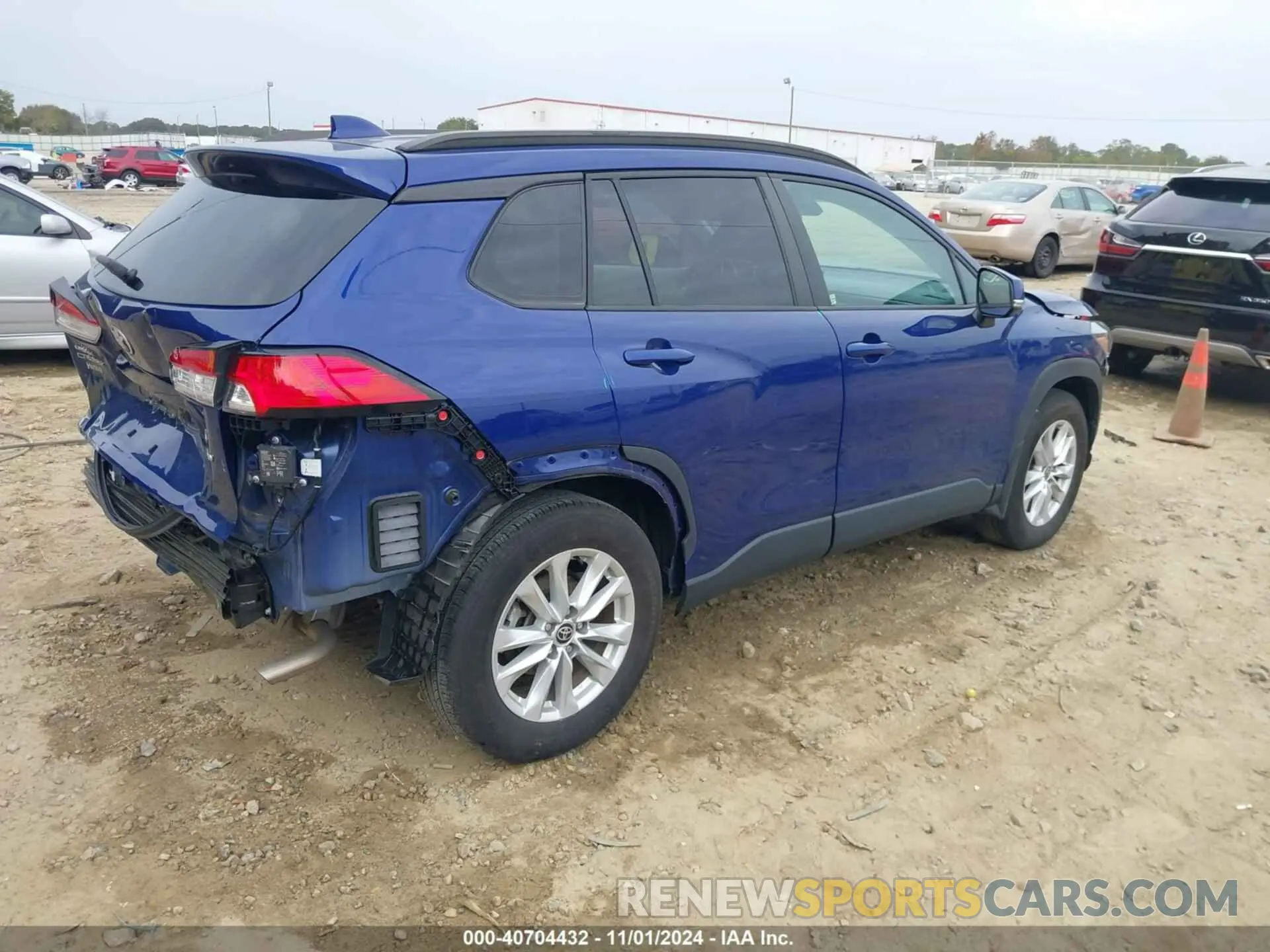4 fotografías del automóvil dañado 7MUBAABG3NV037625 TOYOTA COROLLA CROSS 2022