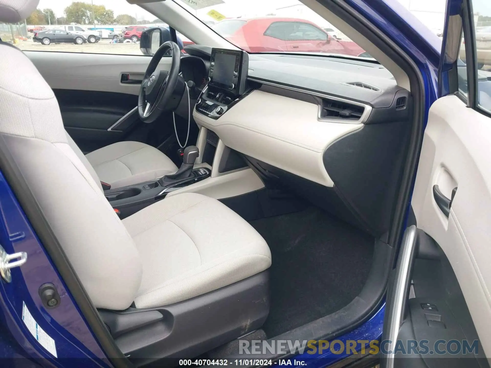 5 fotografías del automóvil dañado 7MUBAABG3NV037625 TOYOTA COROLLA CROSS 2022