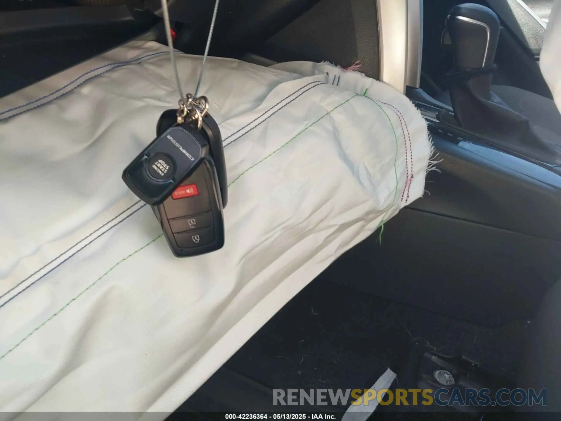 11 fotografías del automóvil dañado 7MUBAABG7NV016082 TOYOTA COROLLA CROSS 2022