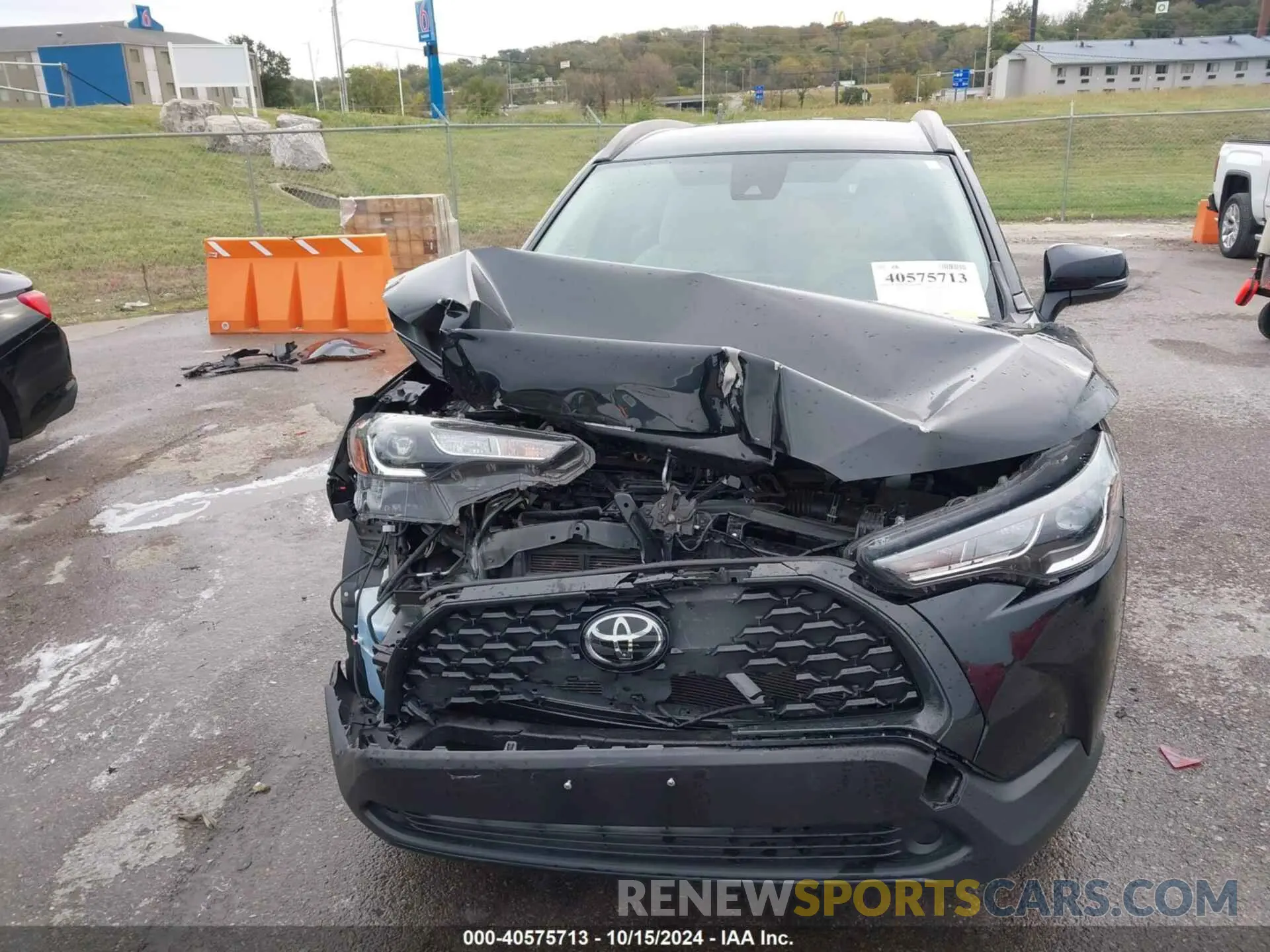 13 fotografías del automóvil dañado 7MUCAAAG2NV014939 TOYOTA COROLLA CROSS 2022