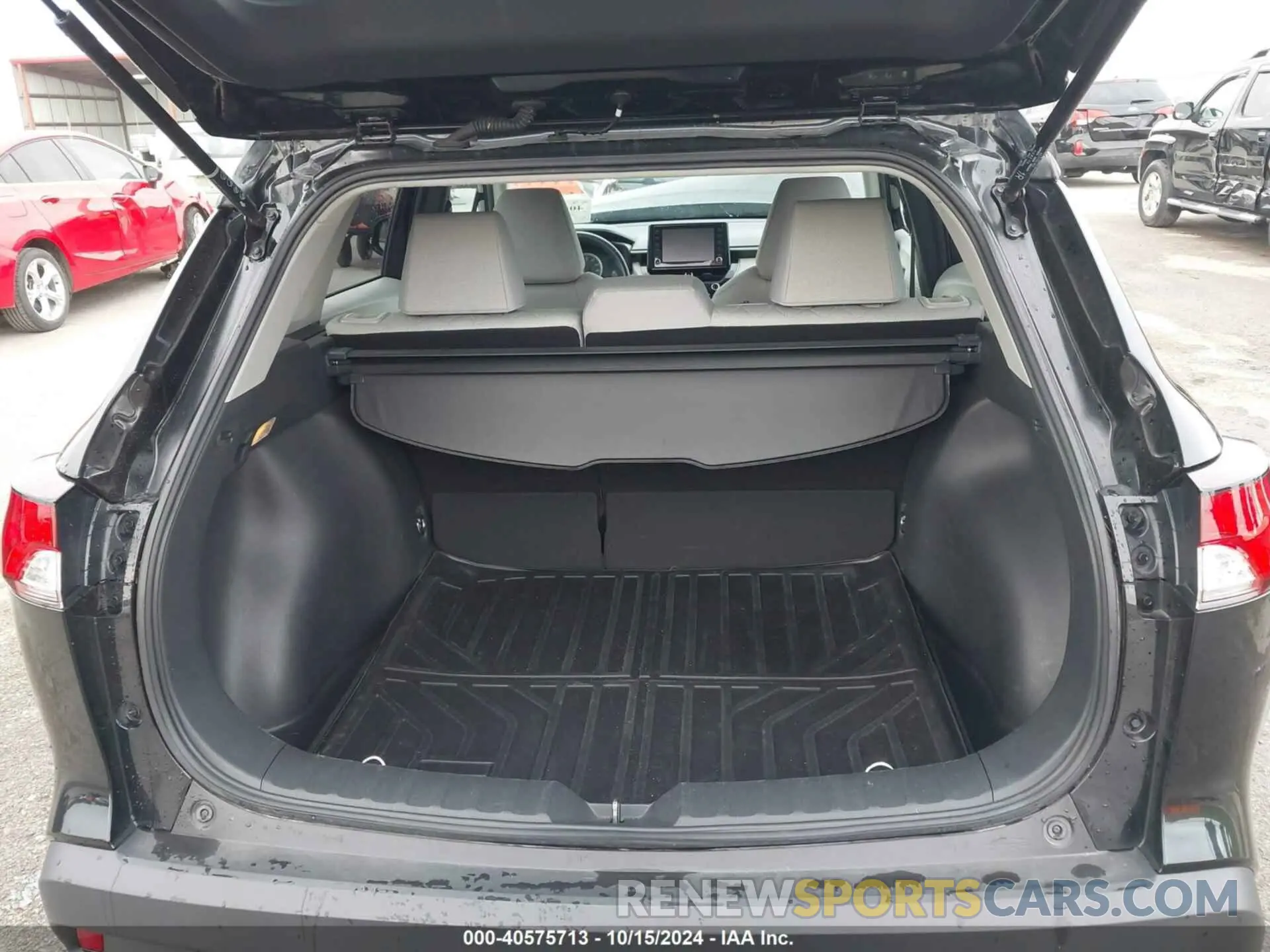 18 fotografías del automóvil dañado 7MUCAAAG2NV014939 TOYOTA COROLLA CROSS 2022