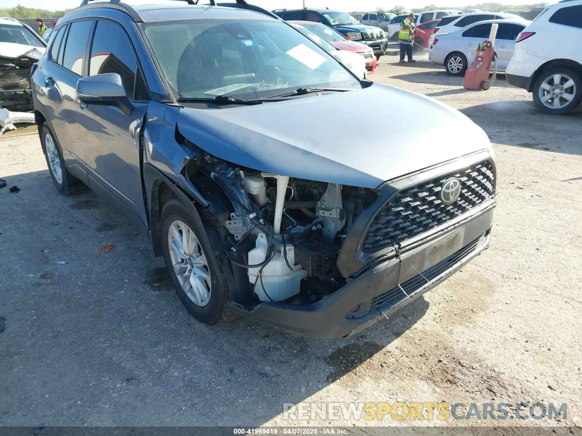 6 fotografías del automóvil dañado 7MUCAAAG3NV009667 TOYOTA COROLLA CROSS 2022