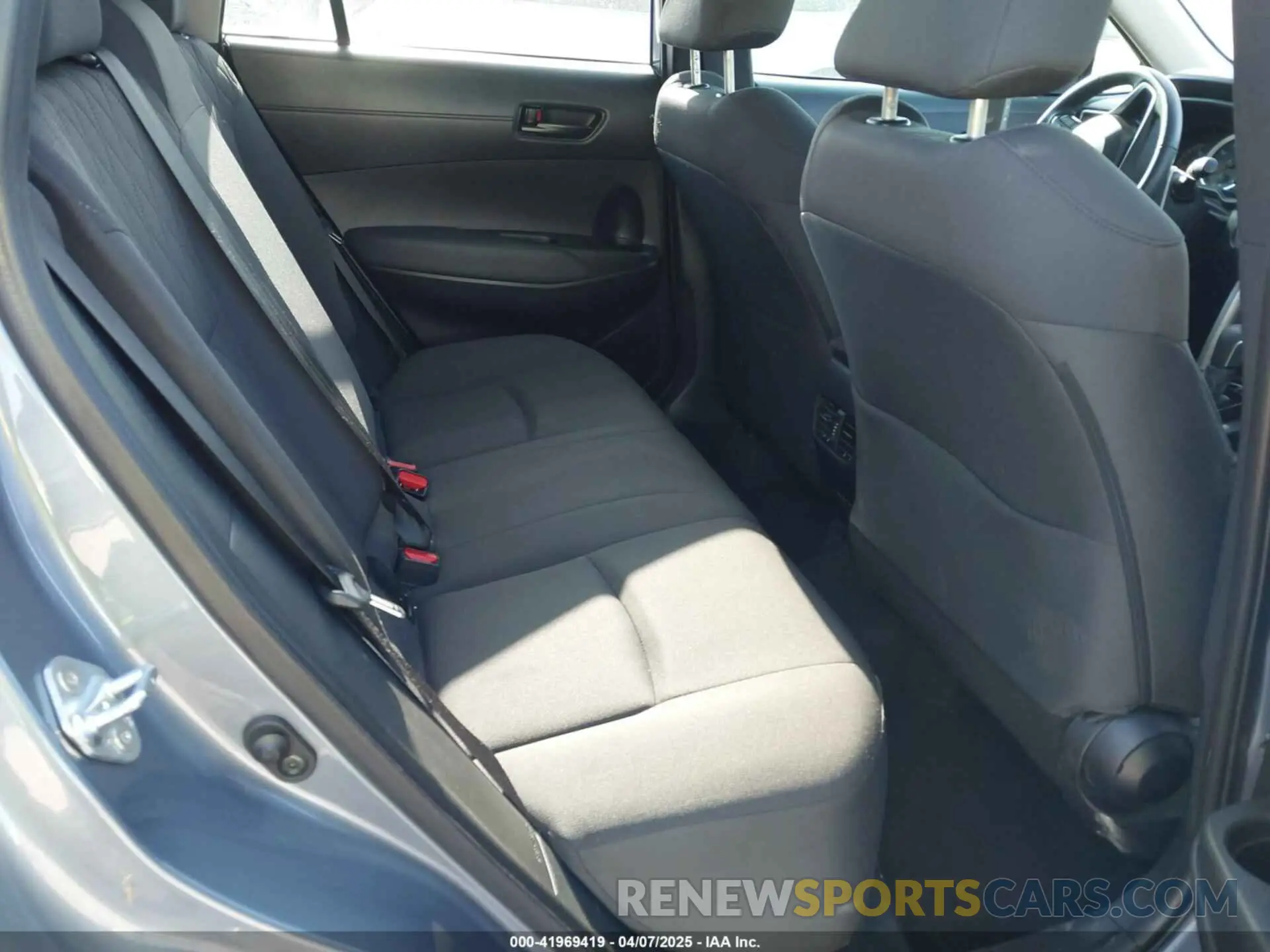 8 fotografías del automóvil dañado 7MUCAAAG3NV009667 TOYOTA COROLLA CROSS 2022
